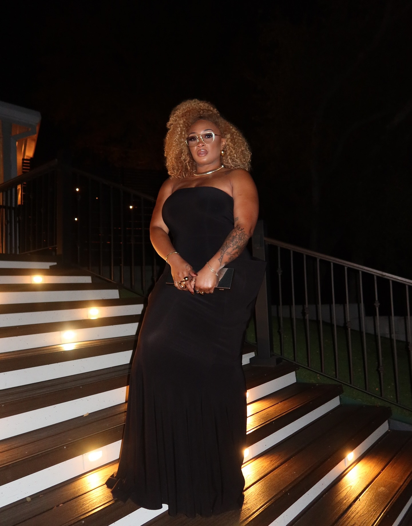 Something about the color black ✨
Dress: @normakamali 
Bag: Zara
Heels: @sam_edelman