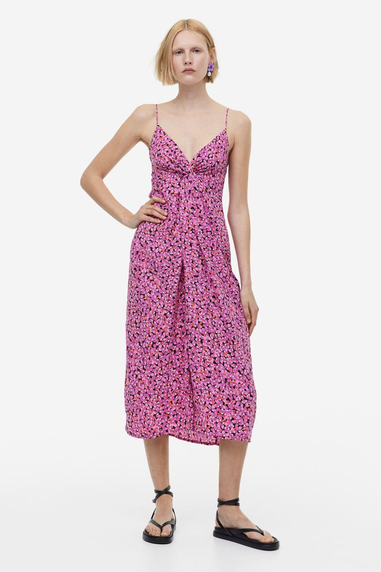 V-neck dress | H&M (UK, MY, IN, SG, PH, TW, HK)