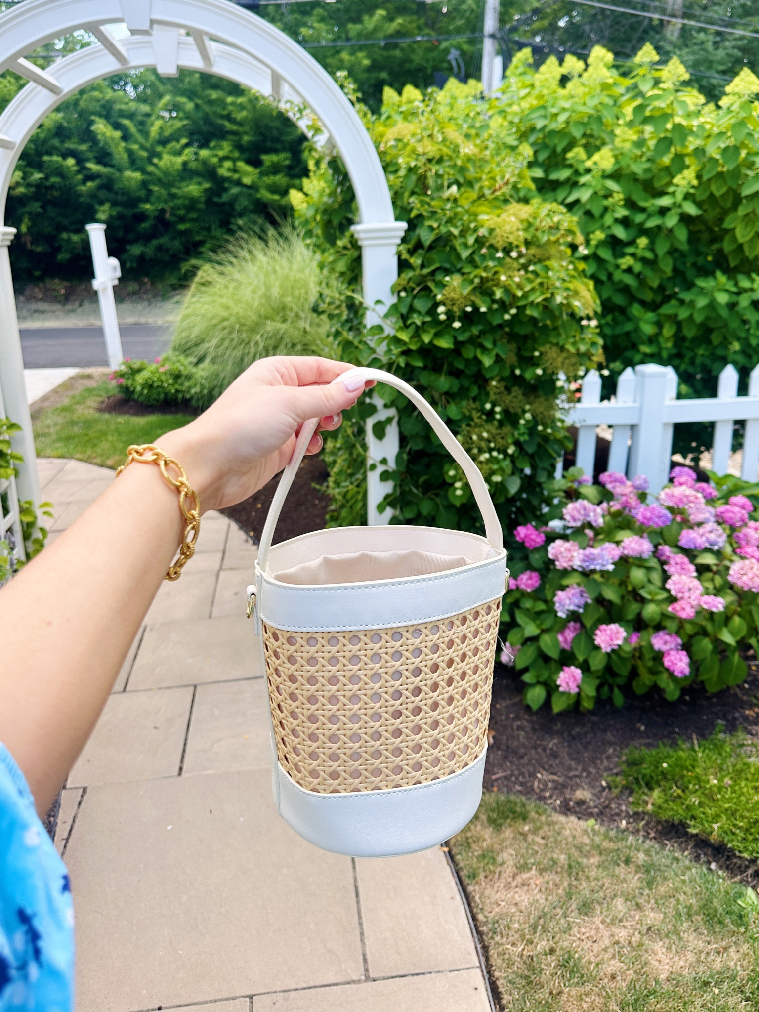 New favorite Amazon find! This purse is a great option for the rest of summer, also comes in a few other colors! A great price & also comes with a strap!