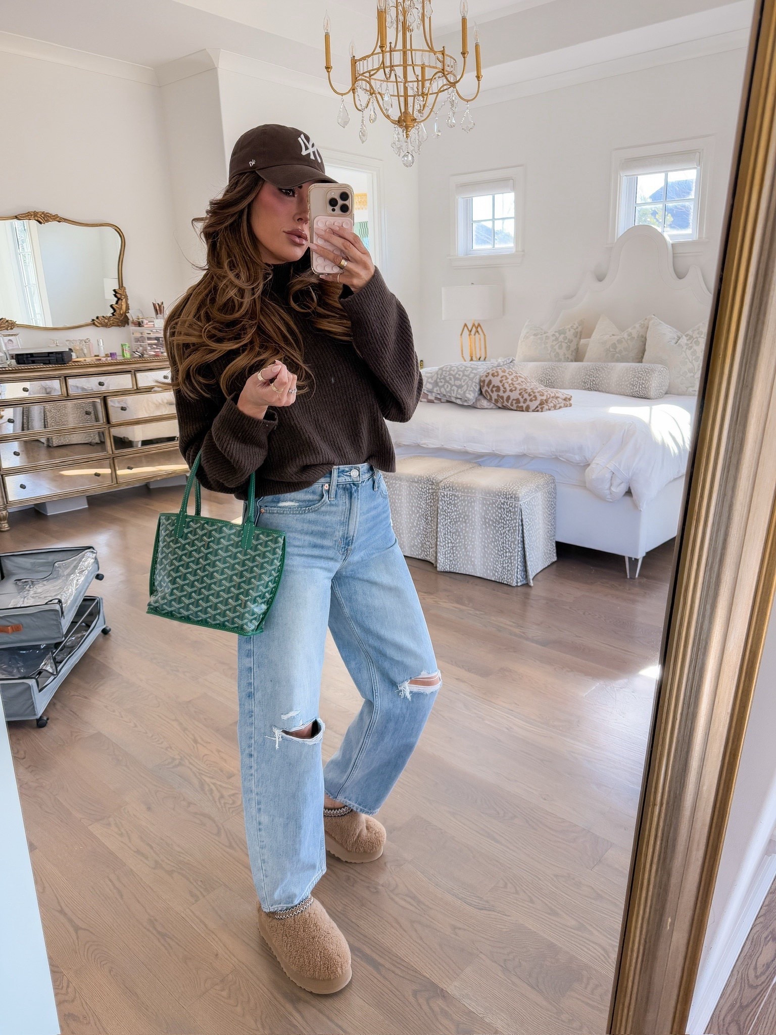 Cozy winter outfit idea! Wearing a size small in the sweater 🤎

Winter fashion, casual outfit, Nordstrom finds, Uggs, women’s sweater, brown sweaters, house shoes, slippers, Emily Ann Gemma 

#LTKootd