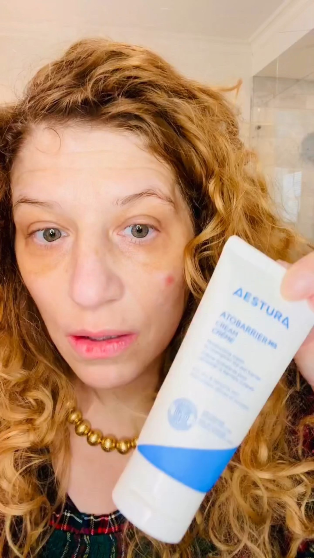 I love @aestura_us barrier cream that I pick up at @sephora !!! It perfect to combat dry winter skin!!! I use it before my makeup today!!! Love holiday dressing now off to brunch !!
.
.
One man considers one day more sacred than another; another man considers every day alike. Each one should be fully convinced in his own mind.
—Romans 14:5
.
.
#atobarrier365 #aestura #sensitiveskinclub #tartan #plaid #dressoftheday #makeup #beauty #christmas #christmasstyle #jewelry #sephora #grwm #styling #positivity #style #fashion #dress #purse #homedecor #clt #disabled #disability #modestfashion #wheelchair