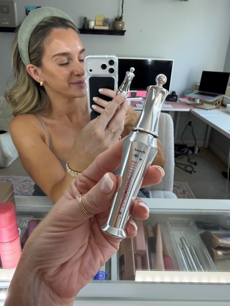 The perfect product to FLAWLESSLY lock those brows in place 👏

Benefit Brow Gel, Benefit Cosmetics, brow essentials, makeup, beauty, beauty products, skincare, clean girl aesthetic

#LTKBeauty #LTKFindsUnder50