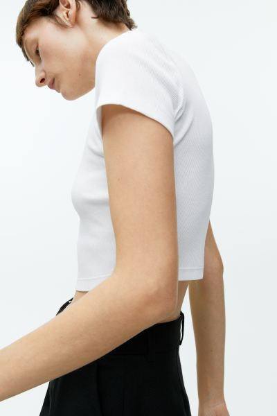 Verkürztes, geripptes T-Shirt | H&M (DE, AT, CH, NL, FI)