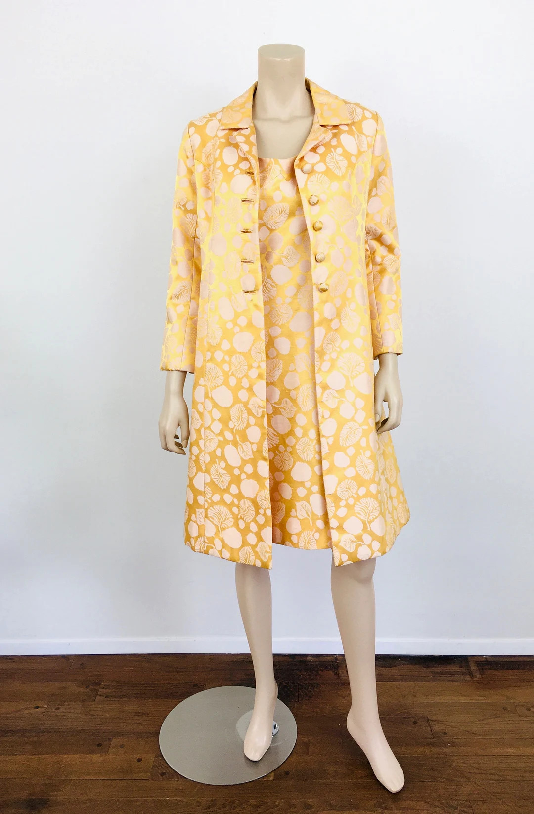 Vintage 1960s COLORFUL Pale PINK & GOLD Leaf Print Mod Style Dress and Matching Princess Coat | Etsy (US)