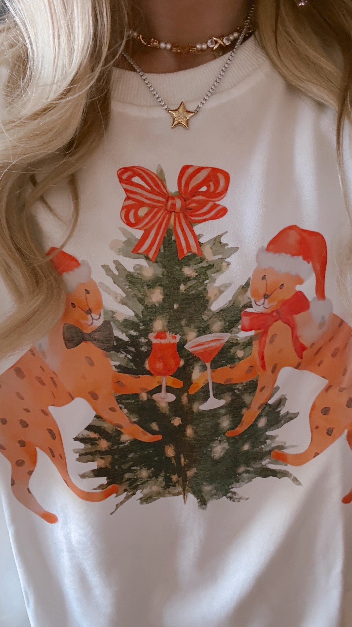 Cutest sweatshirt! 

#LTKHoliday #LTKGiftGuide #LTKSaleAlert