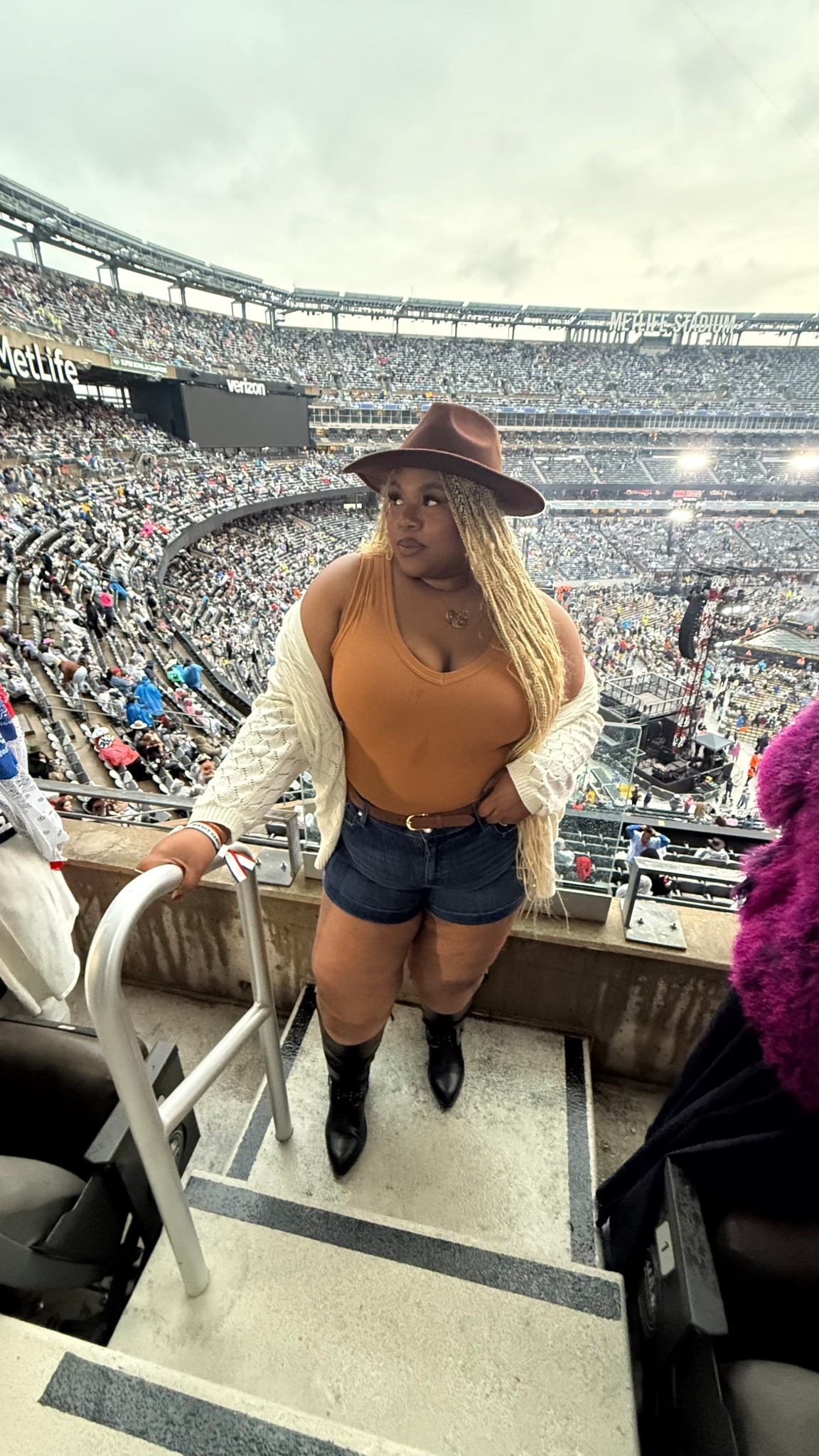 Plus size cowboy Carter outfit - mostly from Lane Bryant 

Cardigan: 20 (oversized fit) 
Tank: 14/16 
Jean shorts: 18
Boots: size 10

#LTKPlusSize #LTKBeauty #LTKFindsUnder50