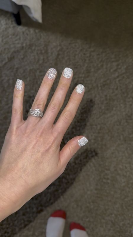 Holiday nails new years nails Christmas nails glitter nails diy 

#LTKbeauty #LTKVideo #LTKU