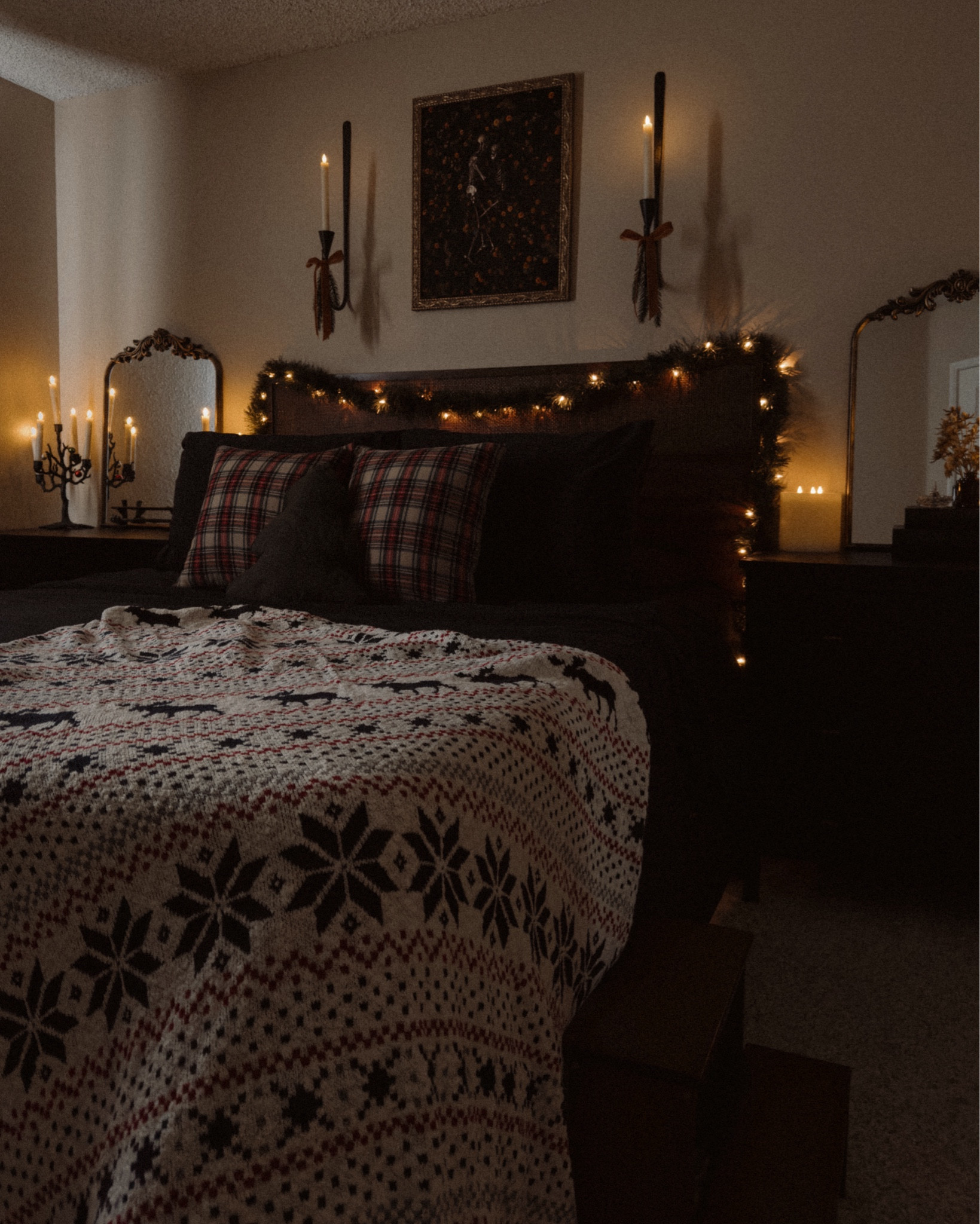 cozy + romantic christmas bedroom decor 

#LTKHoliday #LTKHome #LTKSeasonal