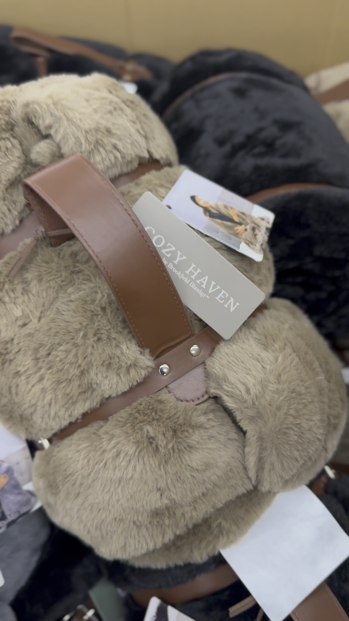 Everything’s linked for you. Enjoy shopping, friend. Let me know if you need anything! xo ✨ 

 

#LTKCyberWeek #LTKGiftGuide #LTKHoliday