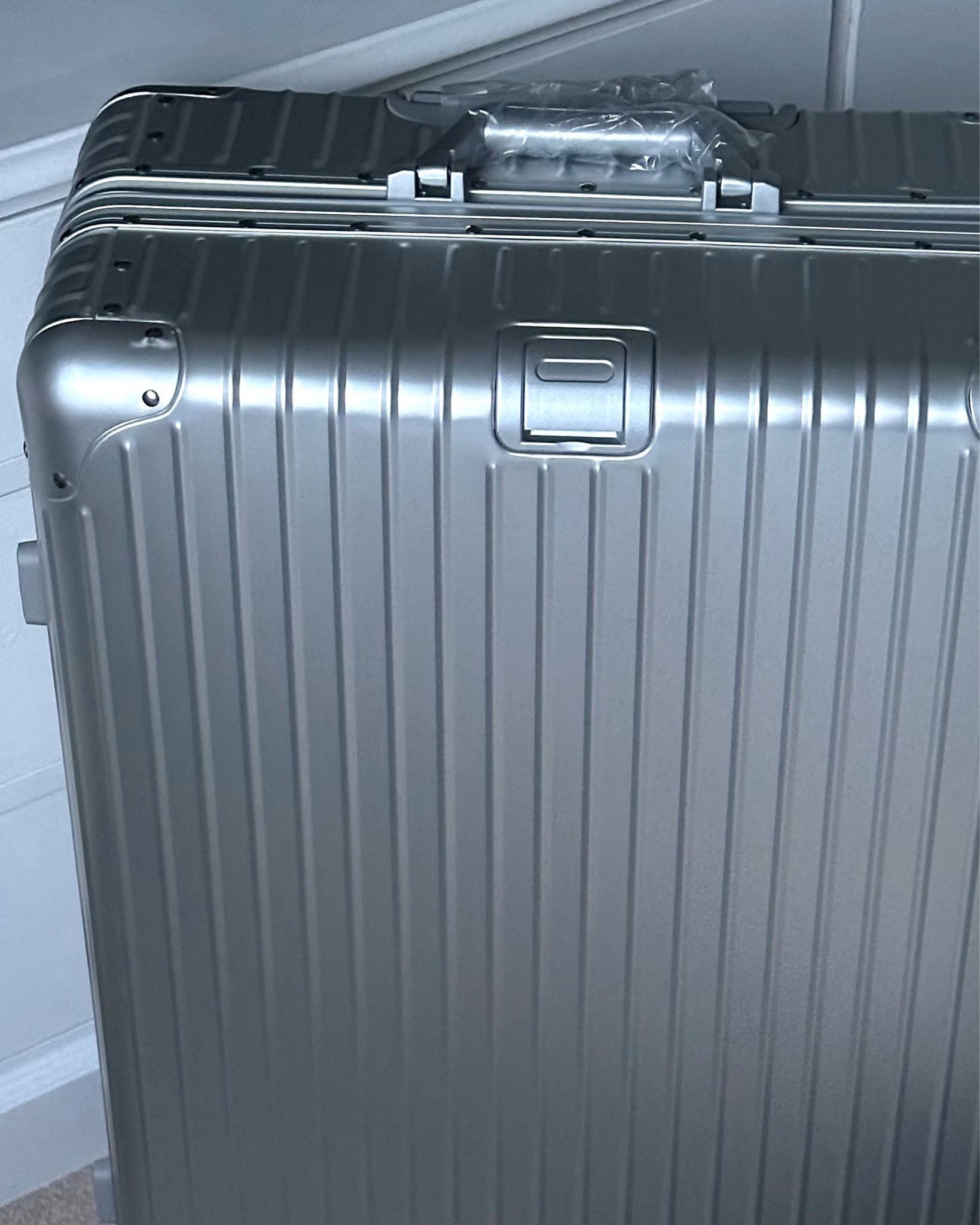 The perfect rimowa dupe suitcase ✈️
Dupe, Rimowa, metal, suitcase, aluminium, dior dupe, designer inspired, inspo, holiday, travel 

#LTKeurope #LTKGiftGuide #LTKtravel