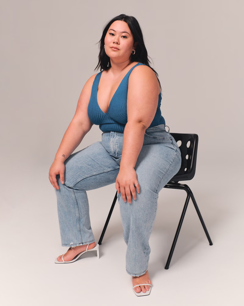 Curve Love Ultra High Rise 90s Straight Jean | Abercrombie & Fitch (US)