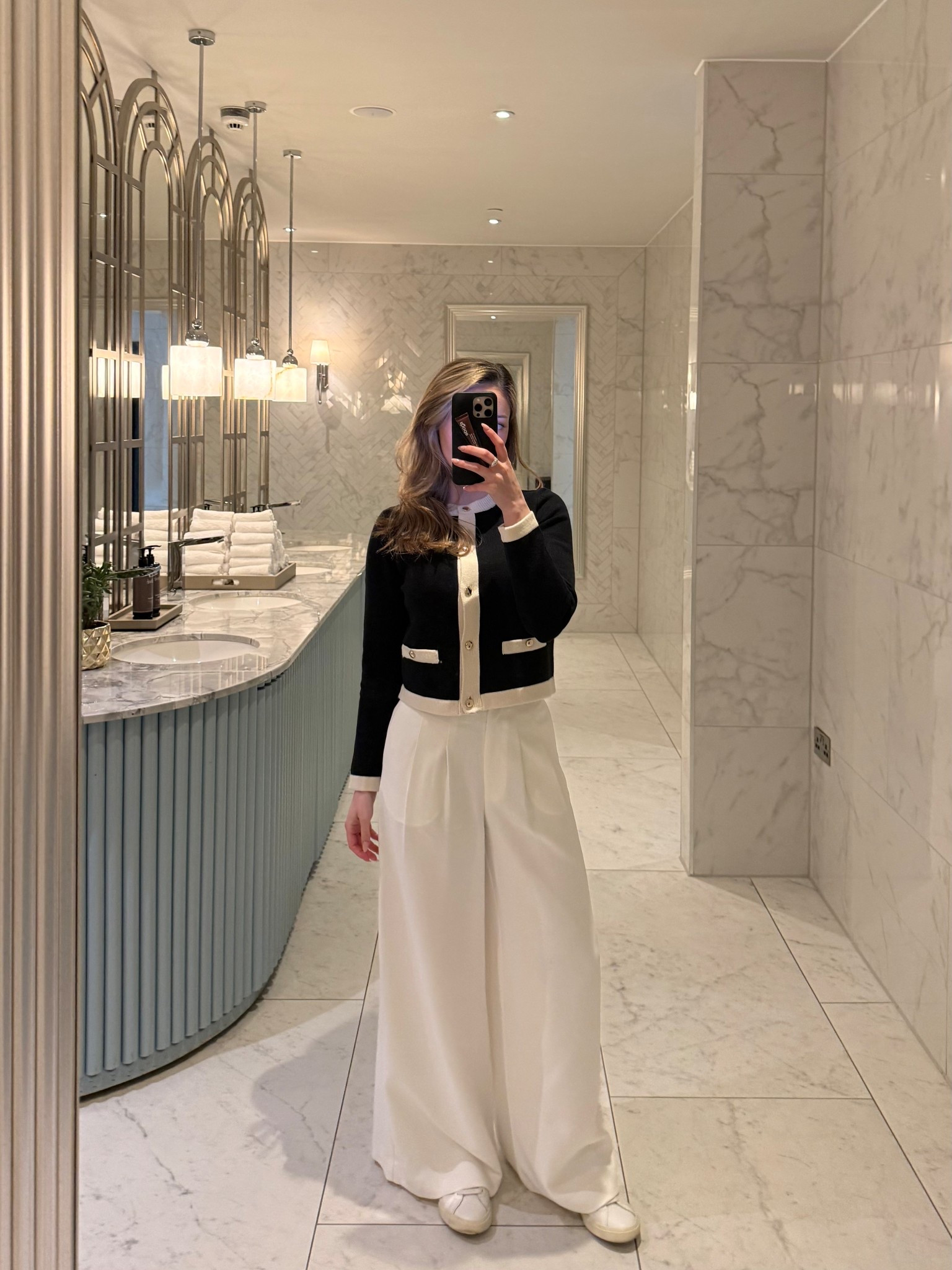 Checked into Fairmont Windsor and this is my outfit today 🤍 wearing size 6 /XS in everything 

#frenchconnection #mintvelvet #stylingideas #stylingwhitetrousers #widelegtrousers #palazzotrousers #whitetrousers #womenstrousers 

#LTKstyletip #LTKspring #LTKmodest
