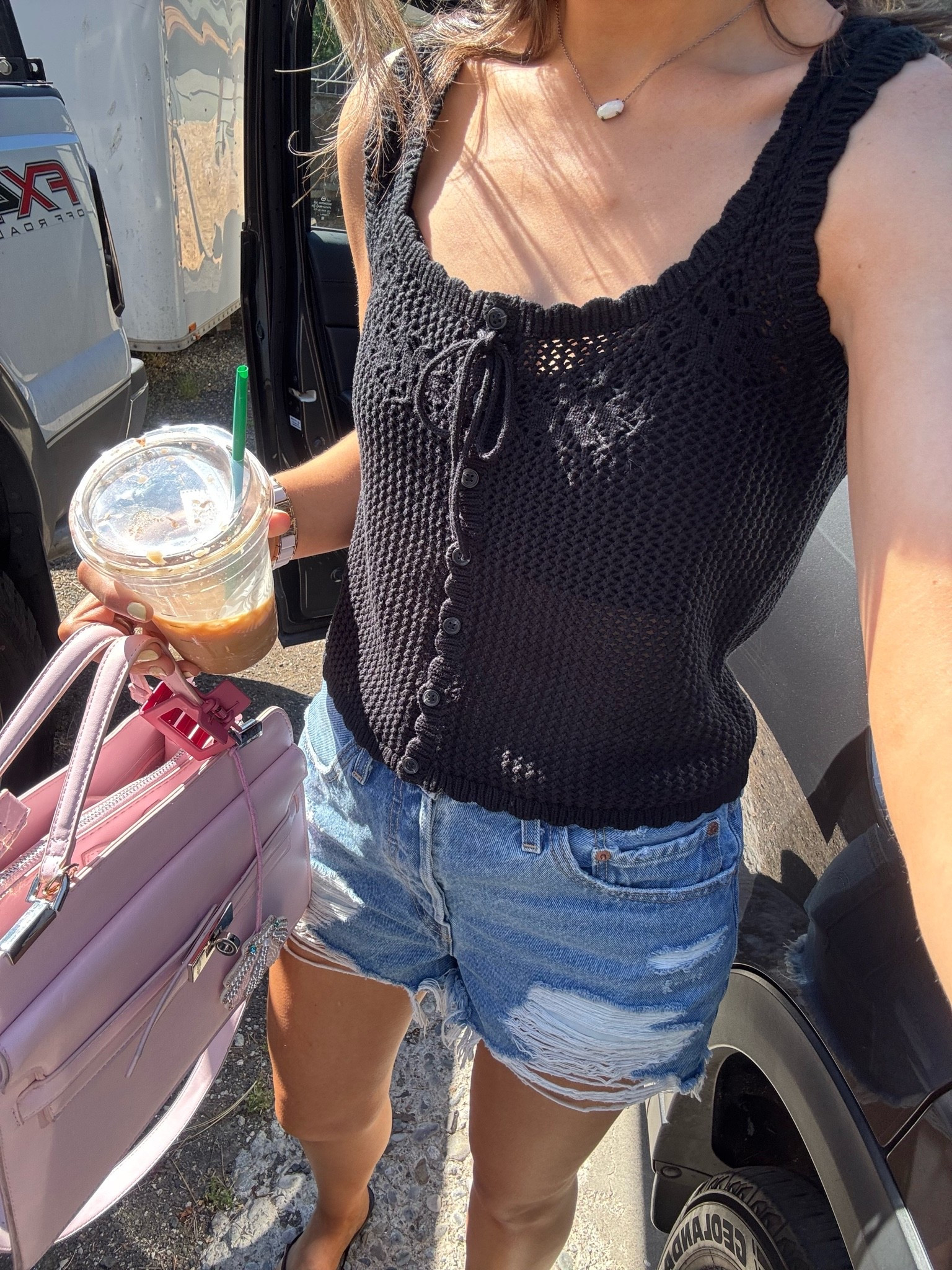 Summer outfit ☀️🕶️Love these Levi shorts

#LTKgrwm #LTKootd #LTKSaleAlert