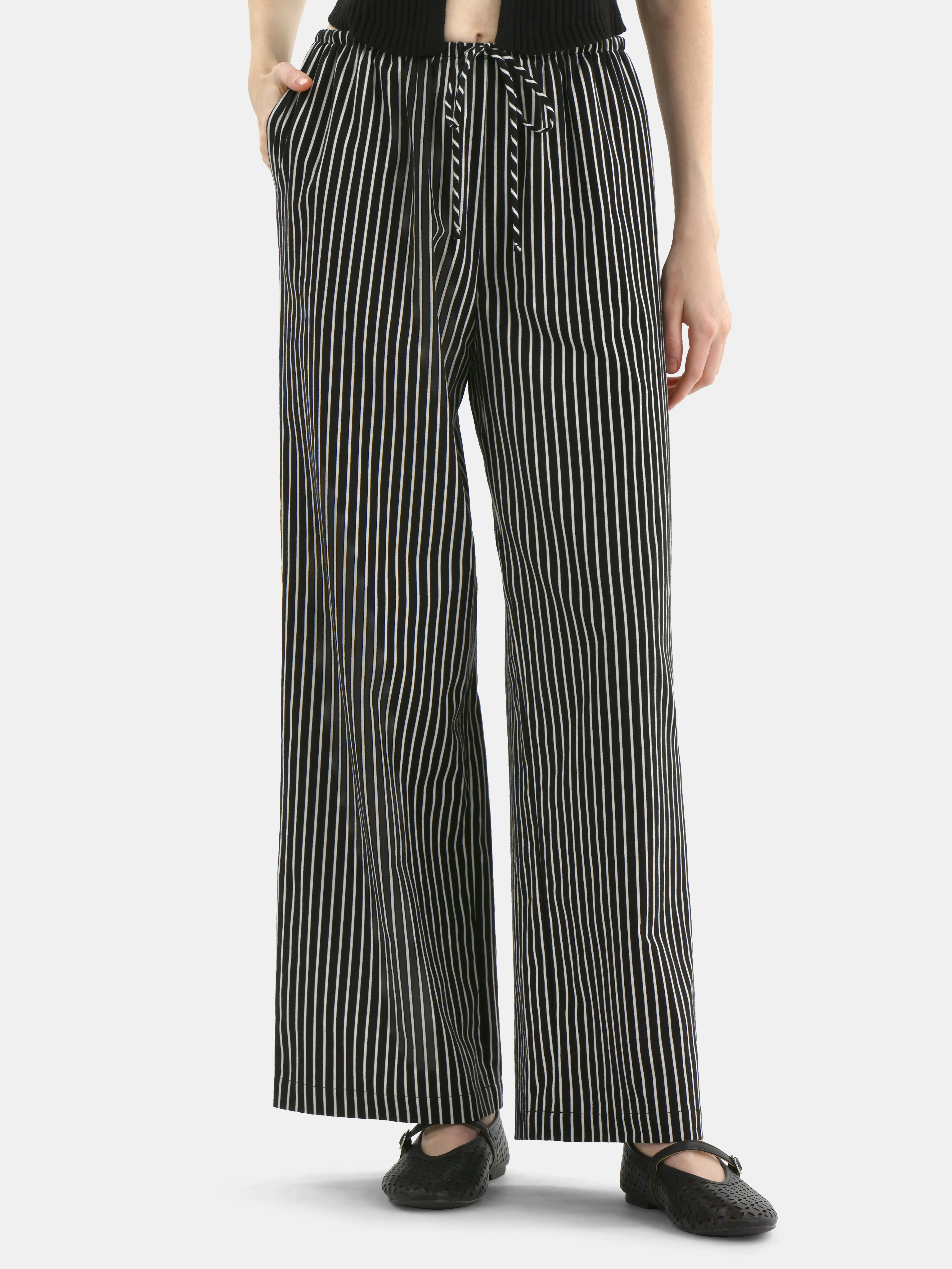 No Boundaries Cotton Pull-On Wide-Leg Beach Pants, Women's | Walmart (US)