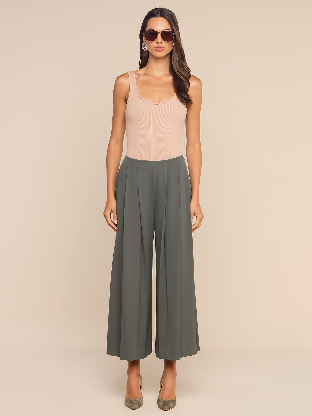 Novalynn Cropped Pleated Pant in Ash Olive | L'AGENCE | L'Agence