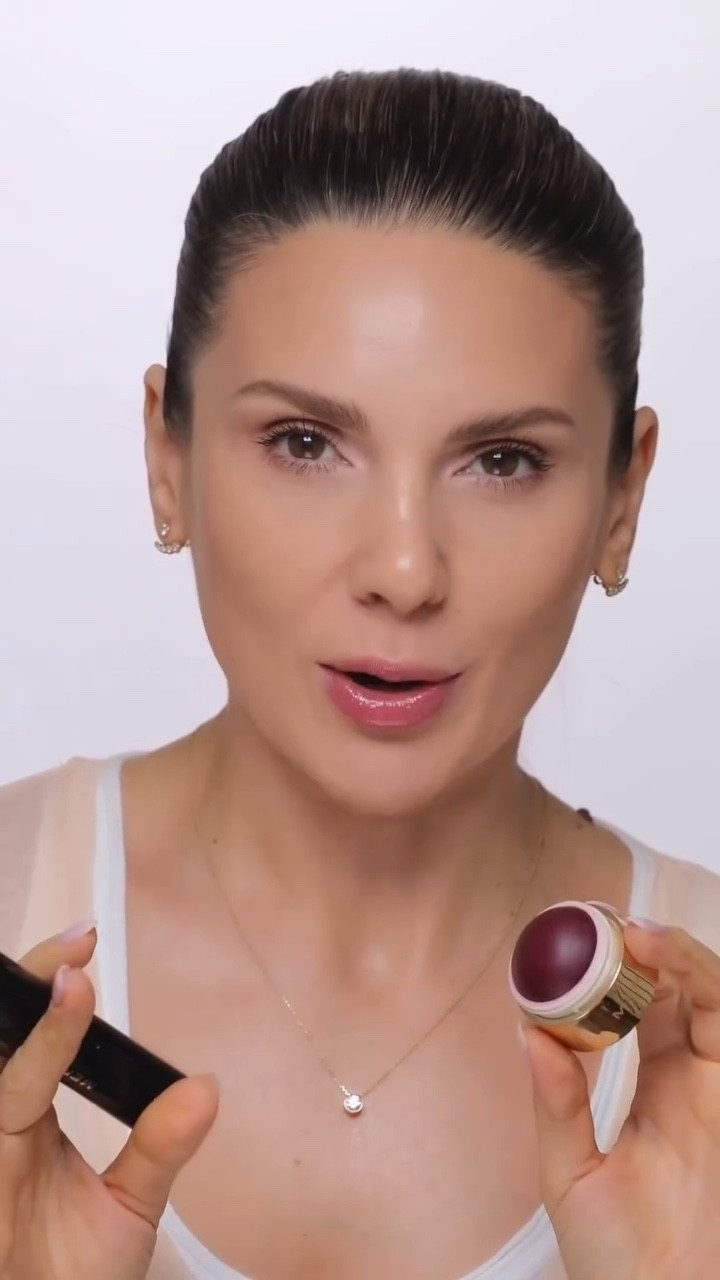 The difference between a good application of cream blush and a really bad one stays in how angry you are with that brush! 
What did it ever do to you???
Clean brush, take the product ON the brush, don’t swipe it on your face and  just stipple stipple, stipple, stipple!!
I’m using @merit in Apres.
Top is @americanvintage_officiel 
Earrings & Necklace @idyl