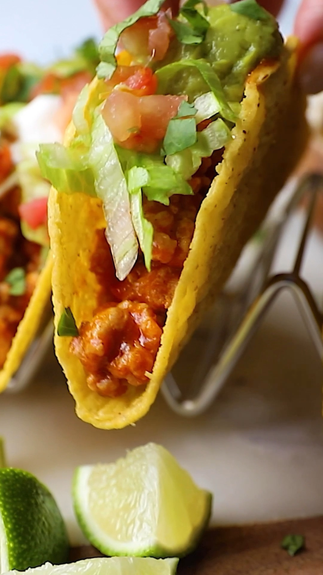 Ground Turkey Tacos 🌮✨ Happy Cinco De Mayo! These are my go-to when I want something quick, flavorful, and lighter—but still totally satisfying.

✅ quick and easy weeknight dinner
✅ high protein and lighter than traditional tacos
✅ made with simple pantry spices
✅ family-friendly and customizable
✅ great for meal prep

🔗 https://www.skinnytaste.com/ground-turkey-tacos/

➡️ Follow @skinnytaste for easy, high-protein recipes your family will love 💛