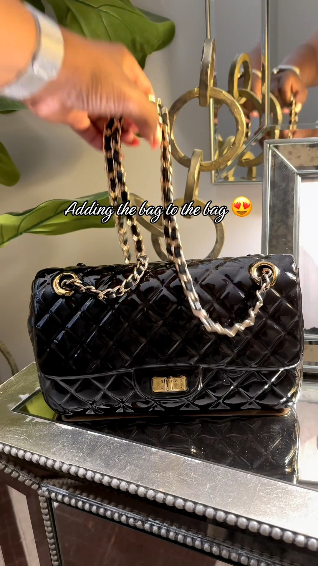 The cutest way to save money. 🤍✨

This handbag coinbank doubles as decor, and I’m officially obsessed!

#LTKdayinmylife #LTKHome #LTKOver40