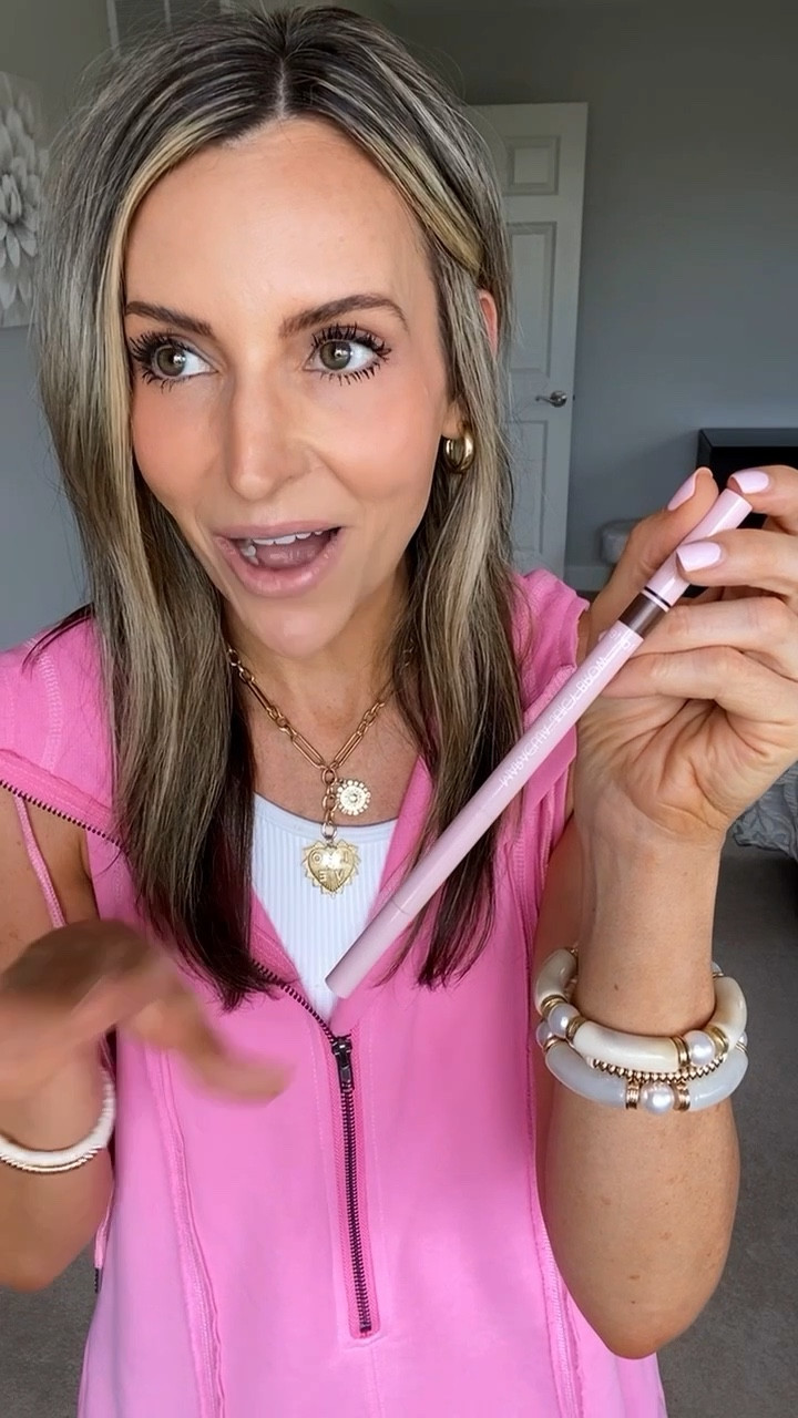 Tarte friends & Family sale is here!!! 🥳 save 30% off Sitewide + FREE SHIPPING (or 35% off for VIP) 
@tartecosmetics #TartePartner 


#LTKSaleAlert #LTKBeauty #LTKStyleTip