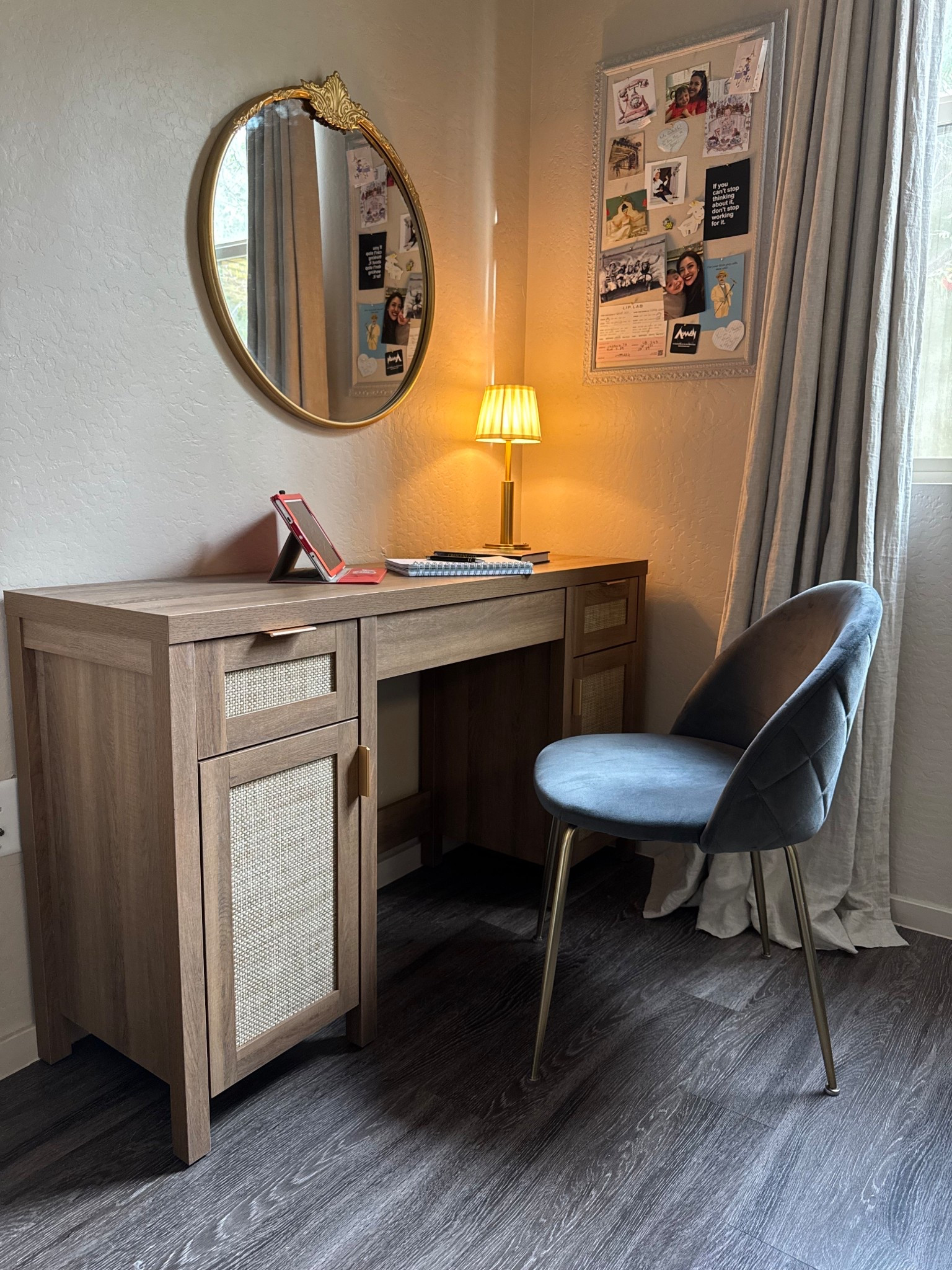 In love with this vanity/desk 😍 
#vanity #makeupvanity #desk #home #homedecor #beautyroom #homeoffice 

#LTKmorningroutine #LTKHome #LTKBeauty