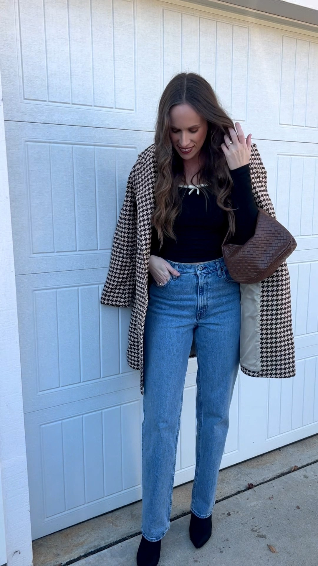 Fall outfit idea 🍂🍁

Abercrombie, womens jeans, fall booties, black shirt, trench coat, Amazon fashion, handbag, Amazon fashion, fall fashion 

#LTKFindsUnder50 #LTKStyleTip #LTKSeasonal