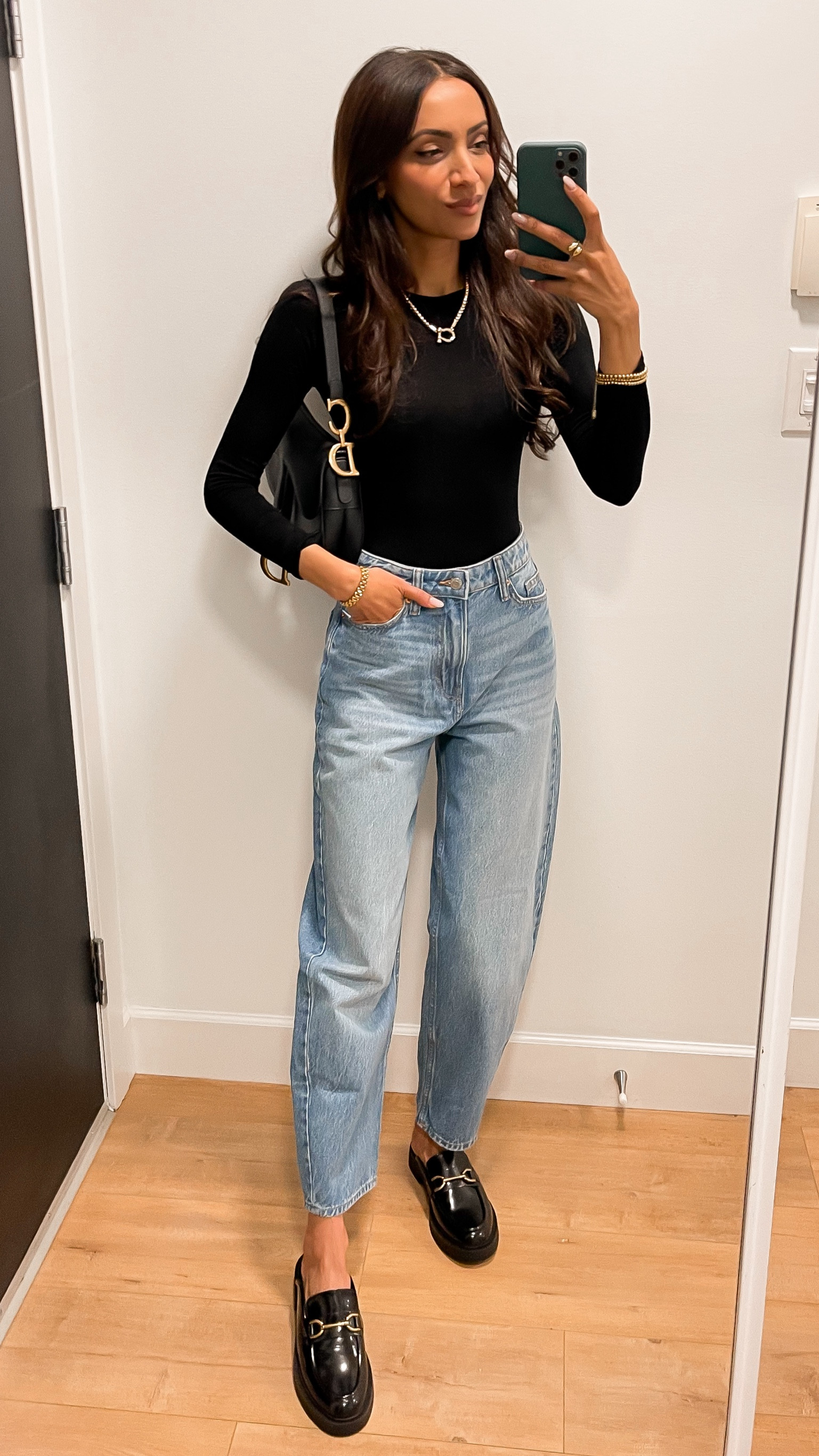 Obsessed with these barrel jeans and they are under $45 and available in 5 colours!

#LTKsale #LTKcanada