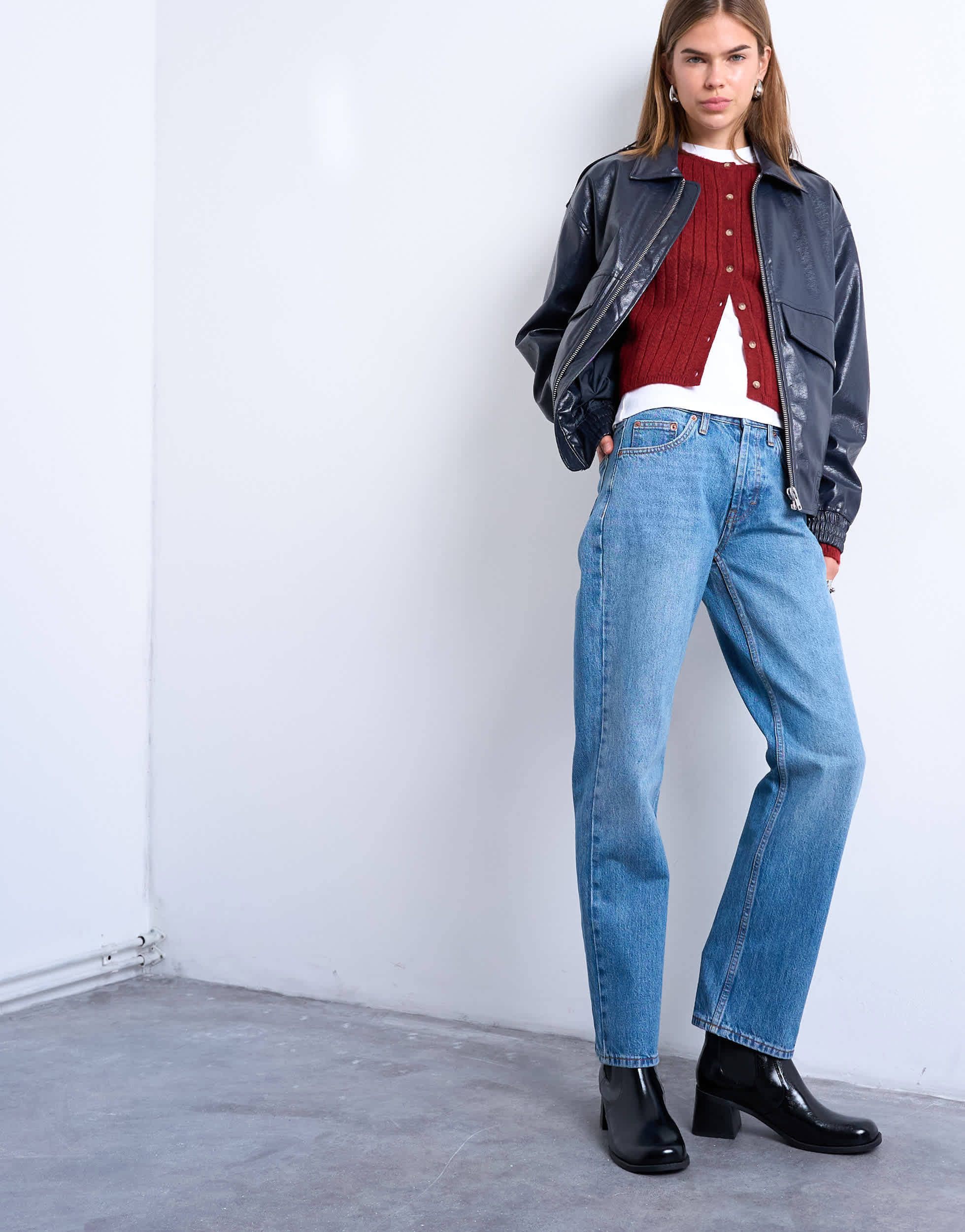 Topshop Runway Mid-Rise Straight Jeans in Vintage-Blau | Topshop (UK, DE, FR)