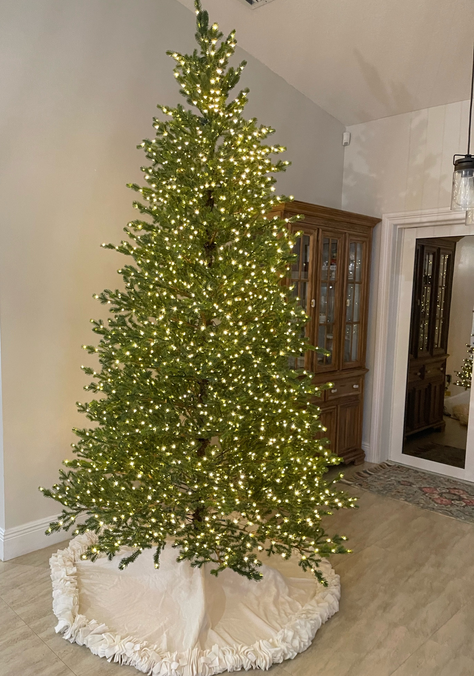 The most perfect Christmas tree ever! 

#LTKHoliday #LTKhome #LTKSeasonal