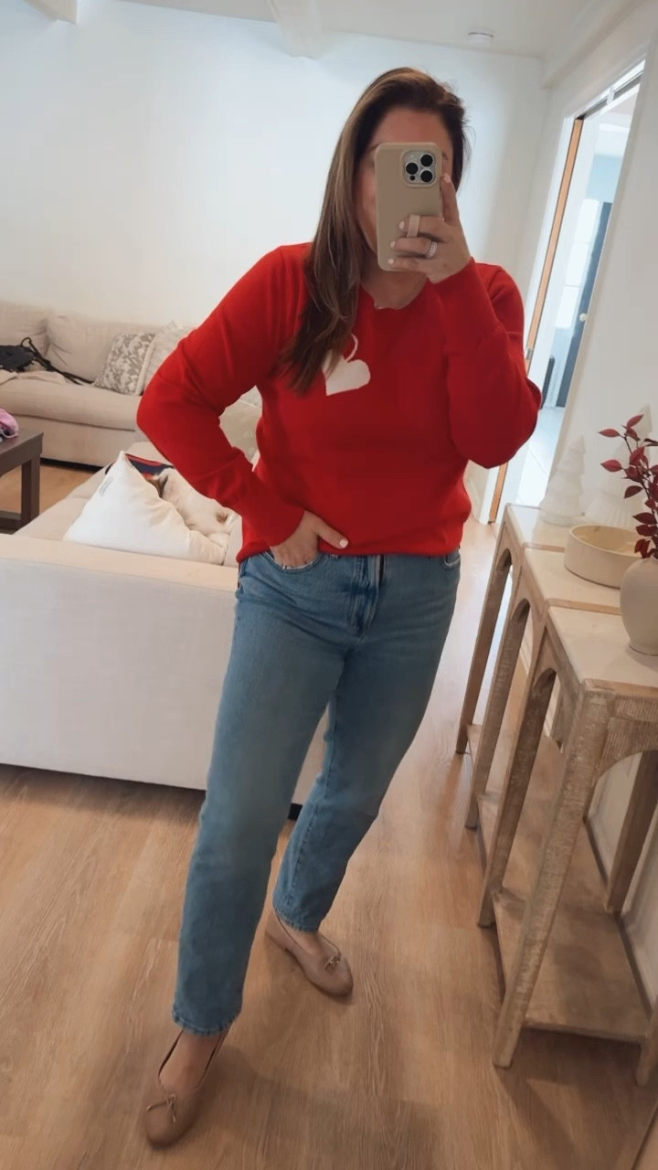 Another really cute sweater for Valentine’s Day! This read is so pretty and can easily be dressed up or down. Under $17 🤍

Walmart Fashion

#LTKfindsunder50 #LTKSeasonal #LTKVideo