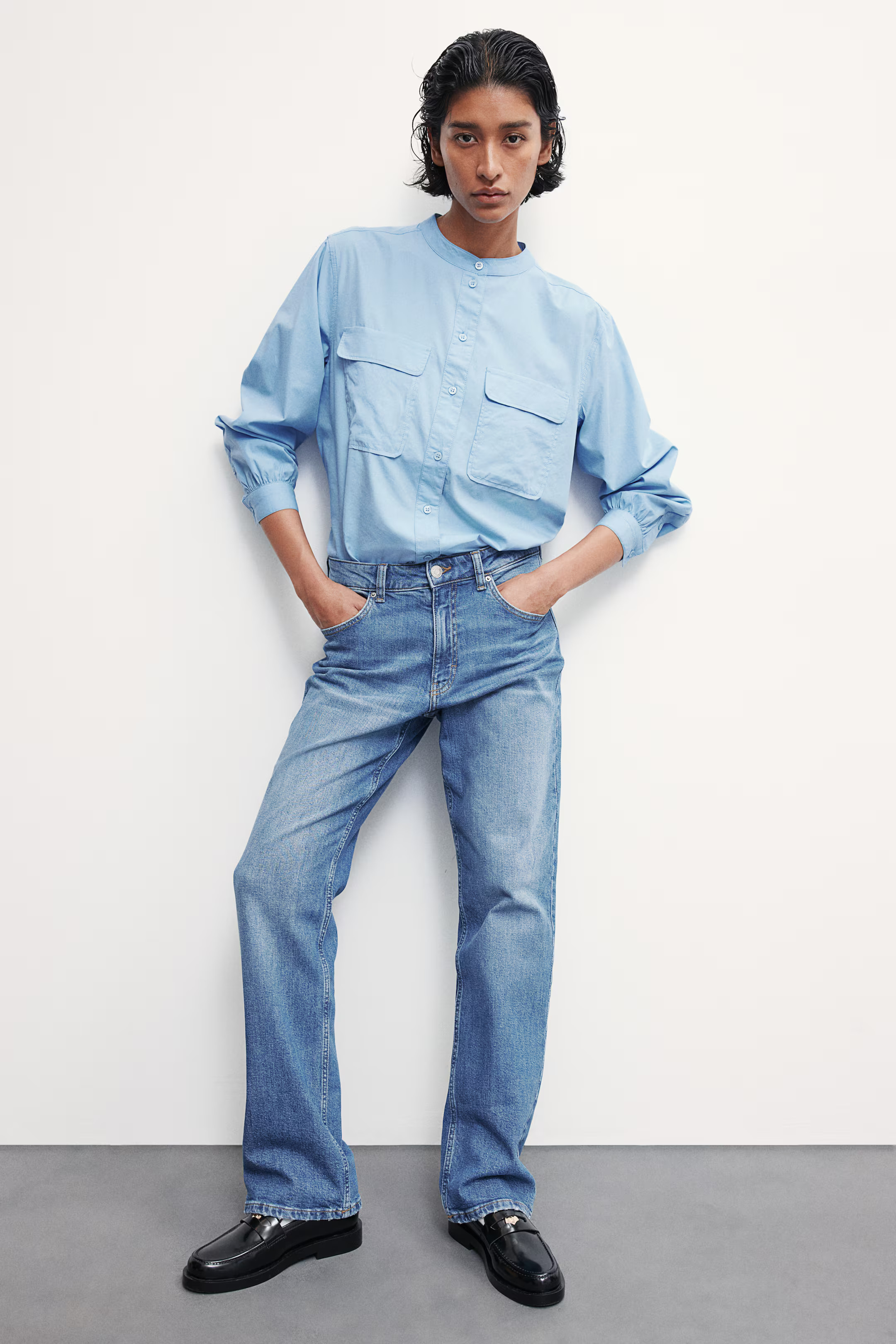 Bluse mit Taschendetails - Hellblau - Ladies | H&M AT | H&M (DE, AT, CH, NL, FI)