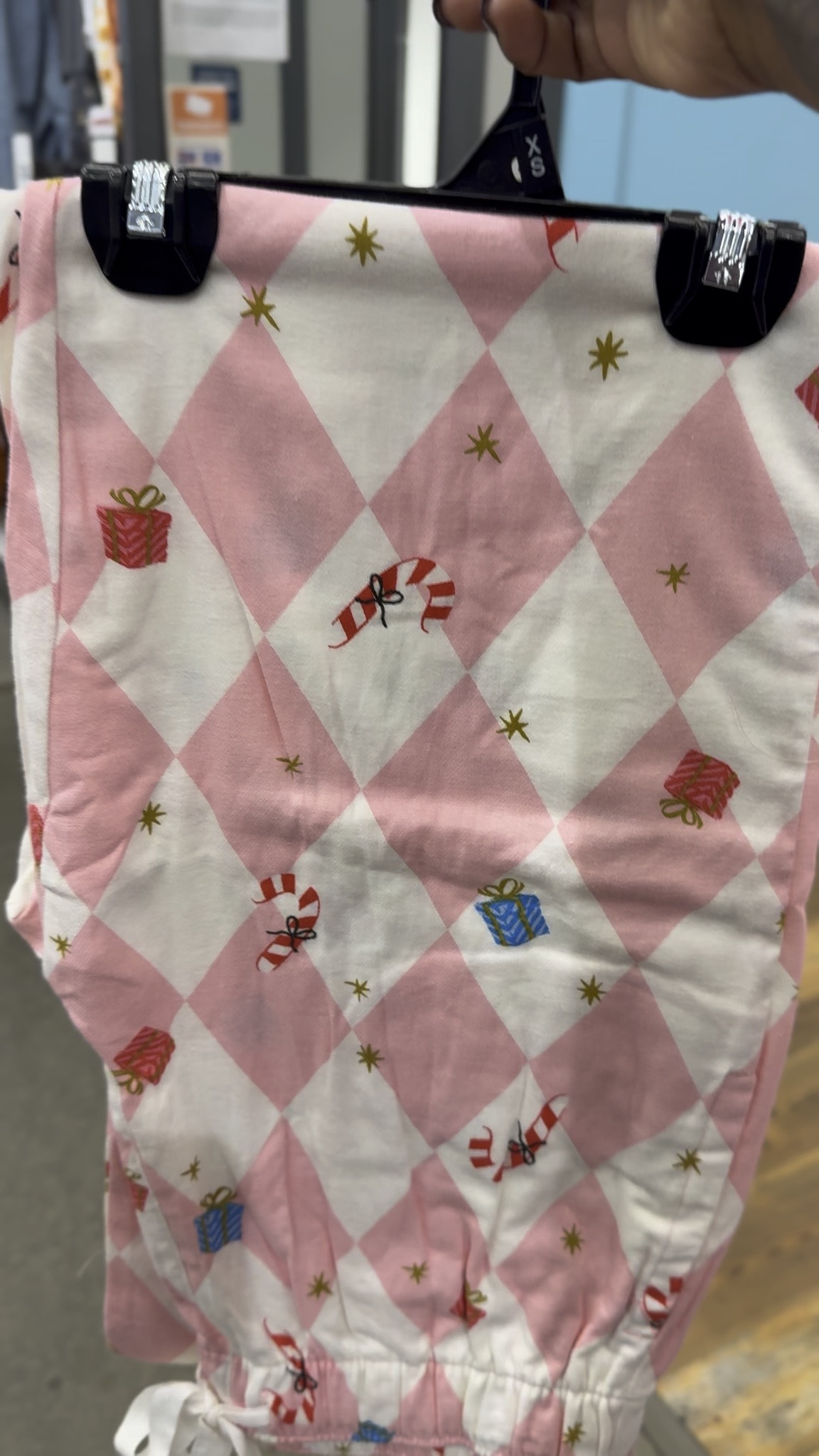 🚨 OLD NAVY CHRISTMAS PAJAMAS ARE BACK! 🎄🎅🏽

 The CUTEST pajamas for the whole family are back and I already WANT THEM ALL!

🛍️ SHOP MY OLD NAVY CHRISTMAS PAJAMA PICKS ON MY LTK!

#OldNavy #ChristmasPajamas #LTKFinds