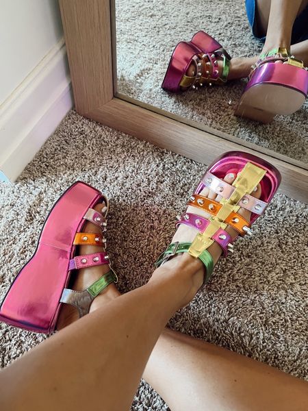 Lizzie McGuire!!! LOVEEE platform studded sandals 

#LTKFindsUnder50 #LTKShoeCrush #LTKStyleTip