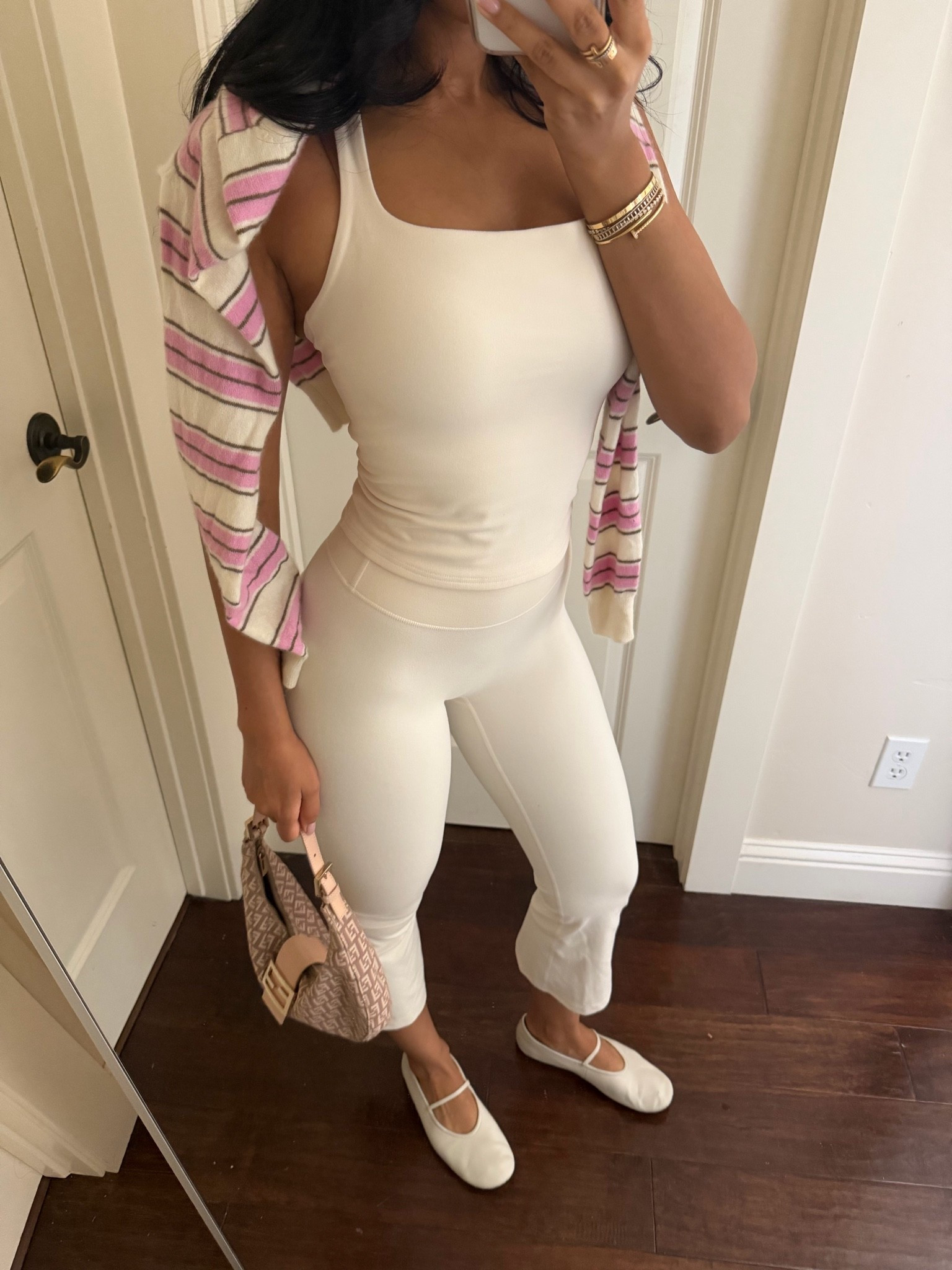 Wearing XS in all pieces 💕