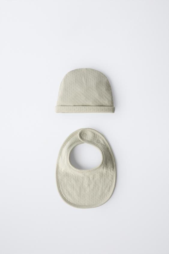 HAT AND BIB PACK WITH TEXTURED WEAVE | Zara US