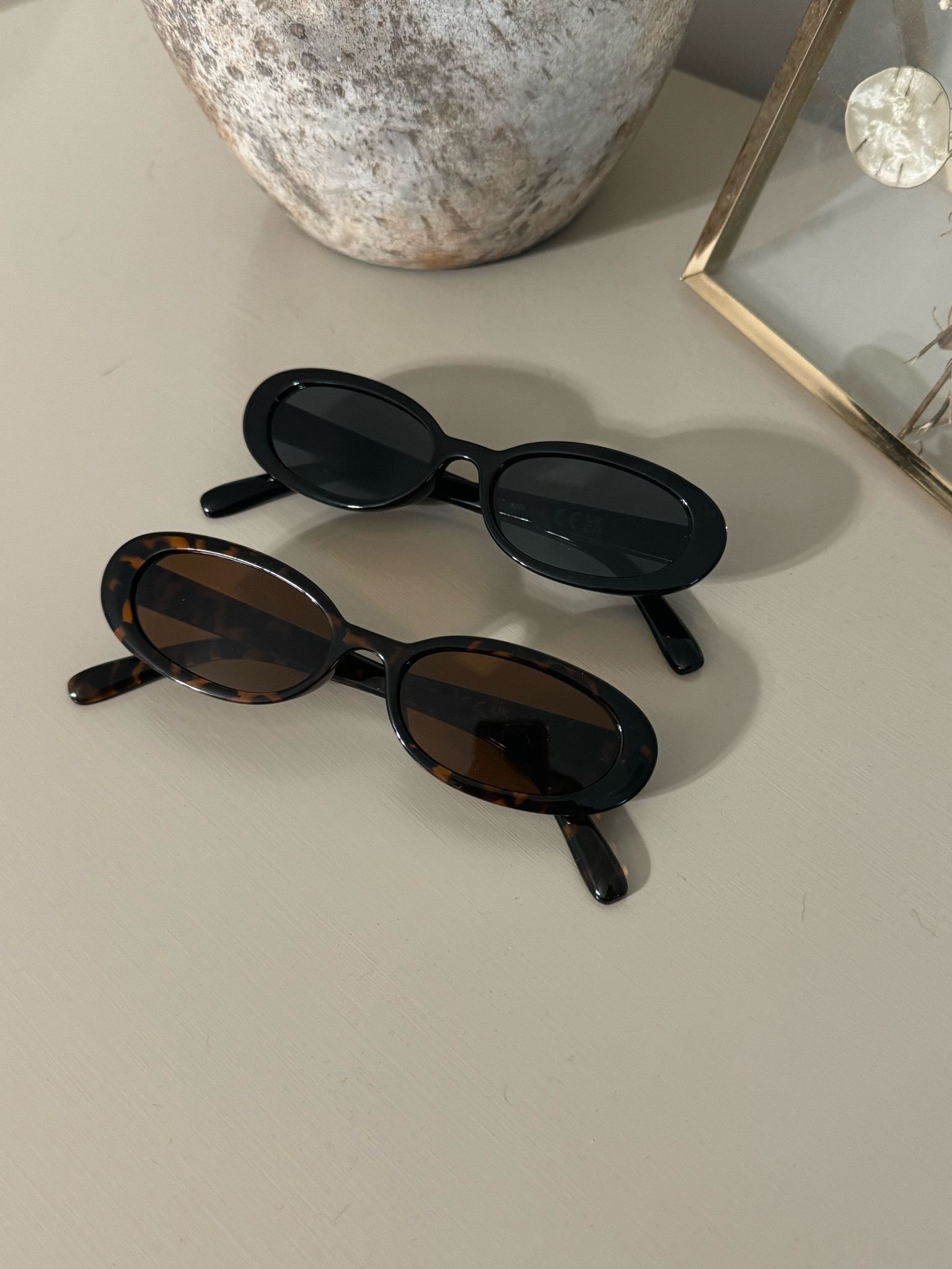 How cute are these chic oval sunglasses? These are a 2 pack and under $10! 