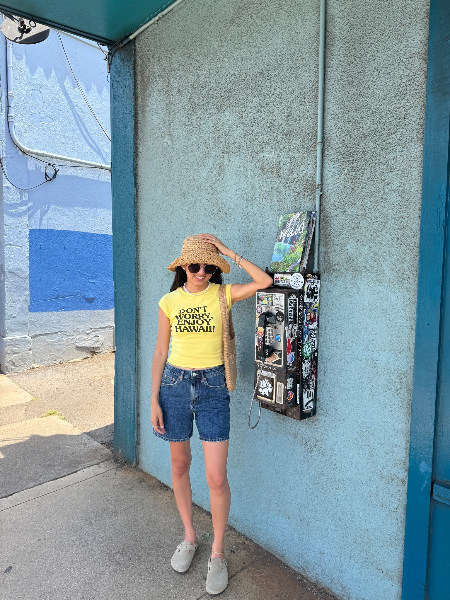 Hawai’i Vacation Outfit
jorts, Hawai’i outfits, Bermuda shorts, coach bag, Birkenstocks 