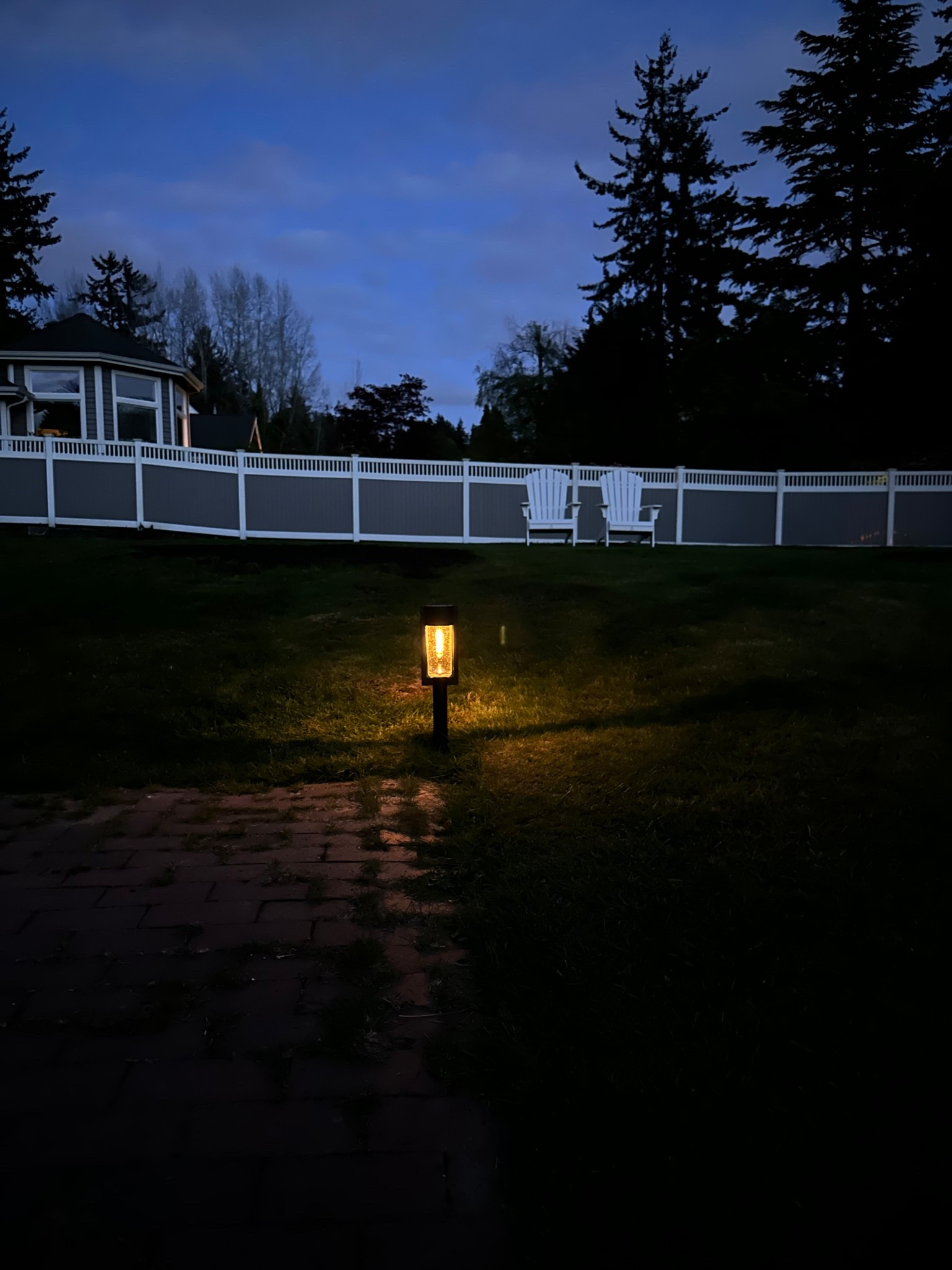 Cute & affordable outdoor lawn solar lights. Buy as a 4 pack or individually. Simple installation. Just stake into the ground!

#LTKSeasonal #LTKHome #LTKFindsUnder50