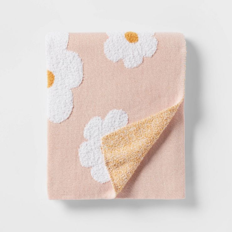 48"x58" Knit Throw Daisy Pink - Pillowfort™ | Target