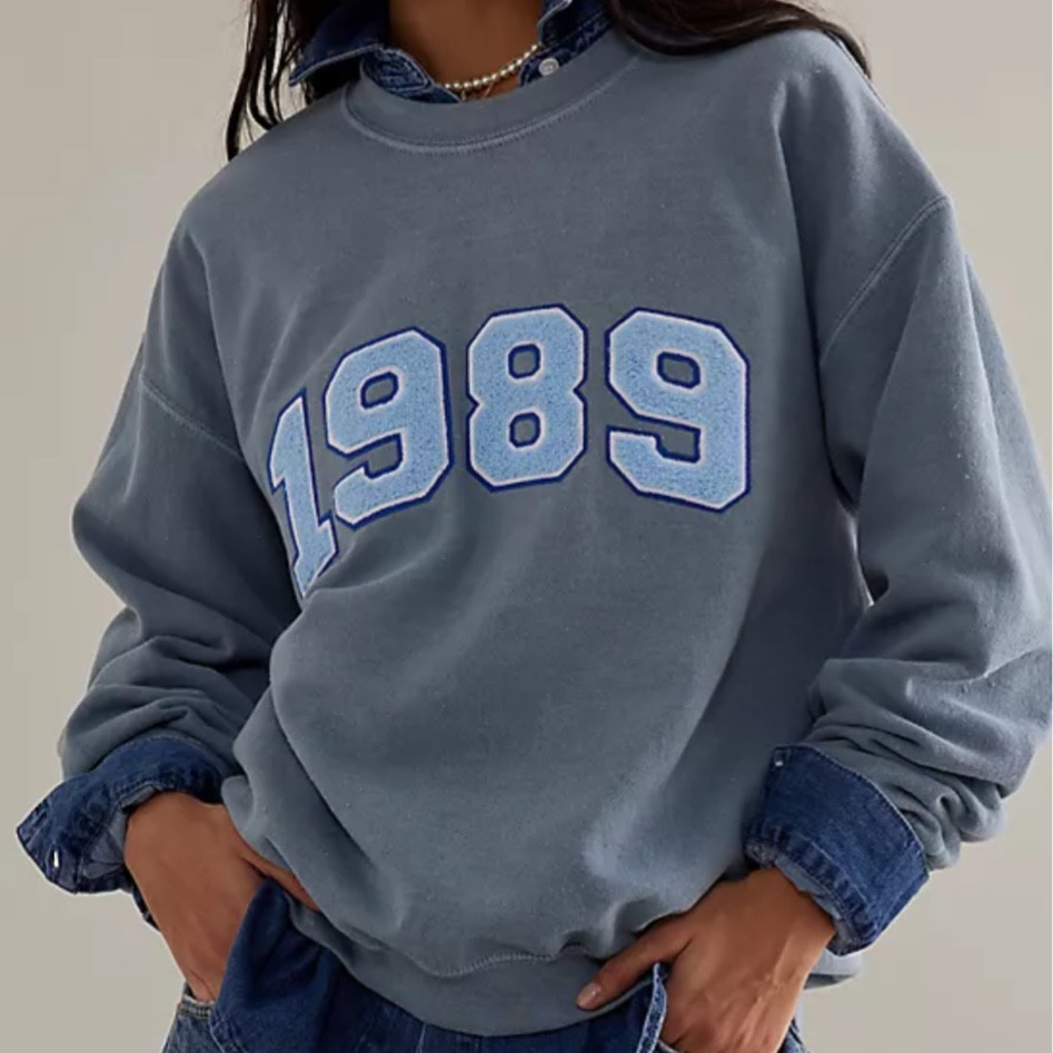 1989, Taylor swift, eras tour, sweatshirt

#LTKfindsunder100 #LTKstyletip #LTKfindsunder50
