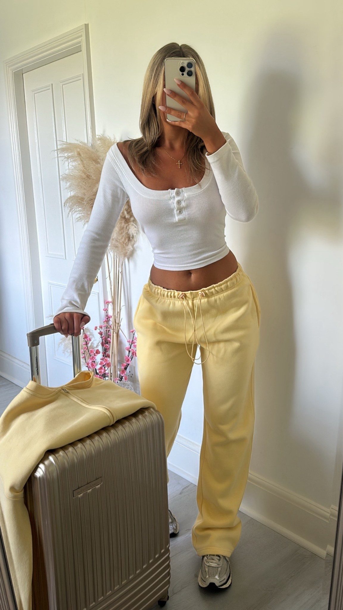 Airport fit 💛

#LTKtravel #LTKstyletip #LTKsummer