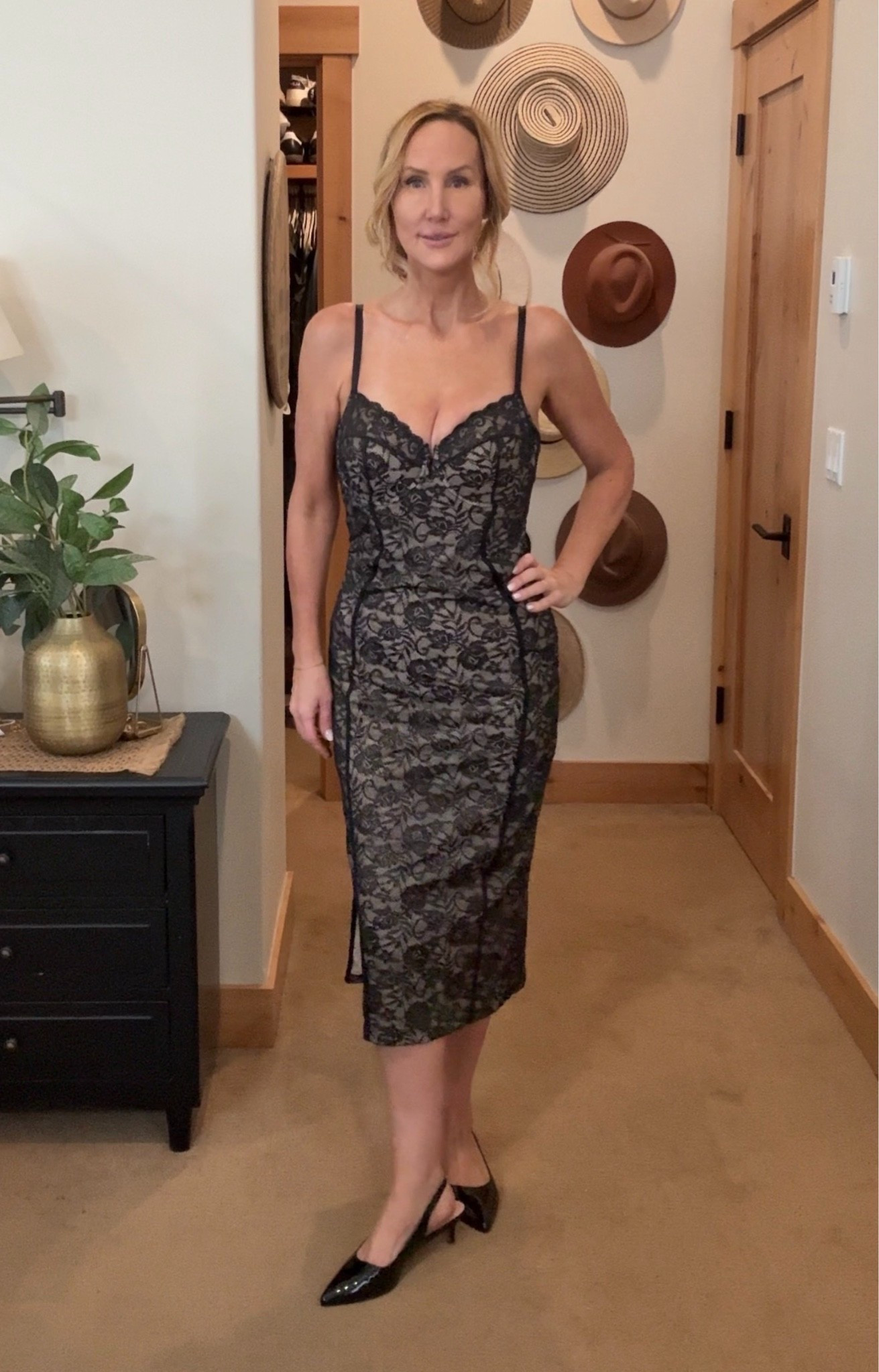 Dinner outfit with built in shapewear! ❤️

#ootd #dinneroutfit #mididress #outfitideas