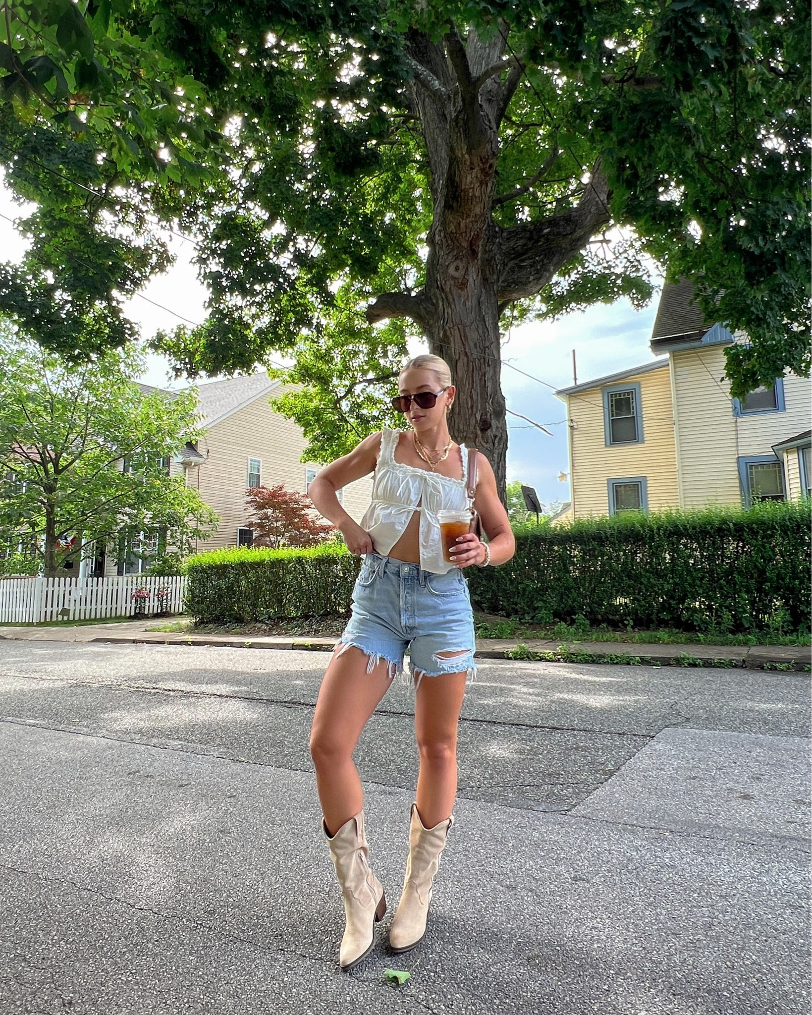 Got my boots on 🤠 @stevemadden Cowgirl boots, concert outfits, country concert outfits, cowboy boots, summer outfits, summer style inspo, summer fashion 2023, summer outfit ideas, summer fashion trends, denim shorts, jean shorts, brown cowgirl boots