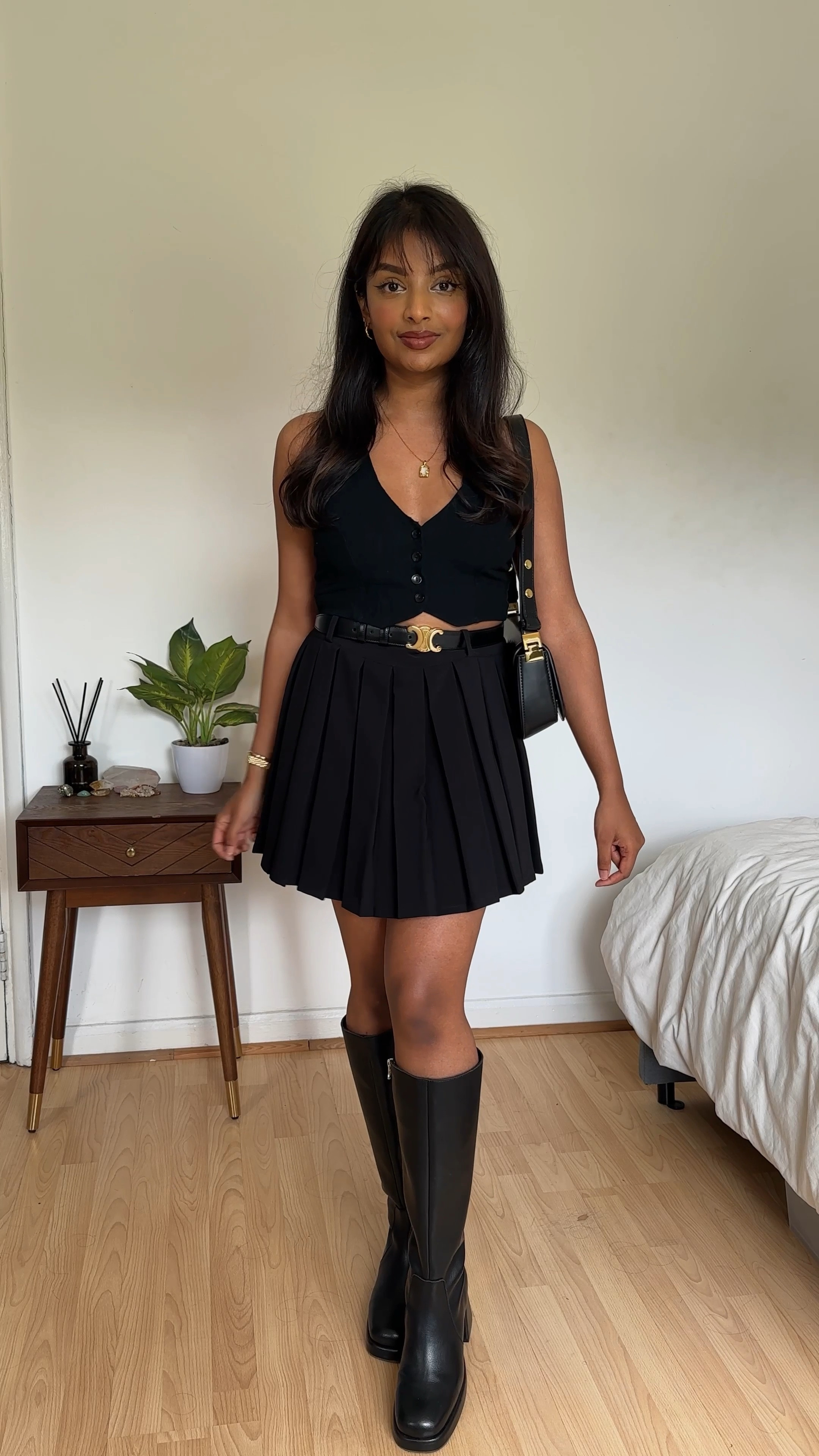 Wearing vs styling - it’s not about what you’re wearing but about how you wear it - outfit details linked below🫶🏽 
_
#springoutfitideas #springoutfitinspo #outfitinspiration #outfitoftheday #summerfashion #pinterestinspired #pinterestoutfit #pinterestfashion #STRADILOOKS #maxiskirt #petitefashion #petiteoutfit #abercrombiestyle #abercrombieandfitch #asos 