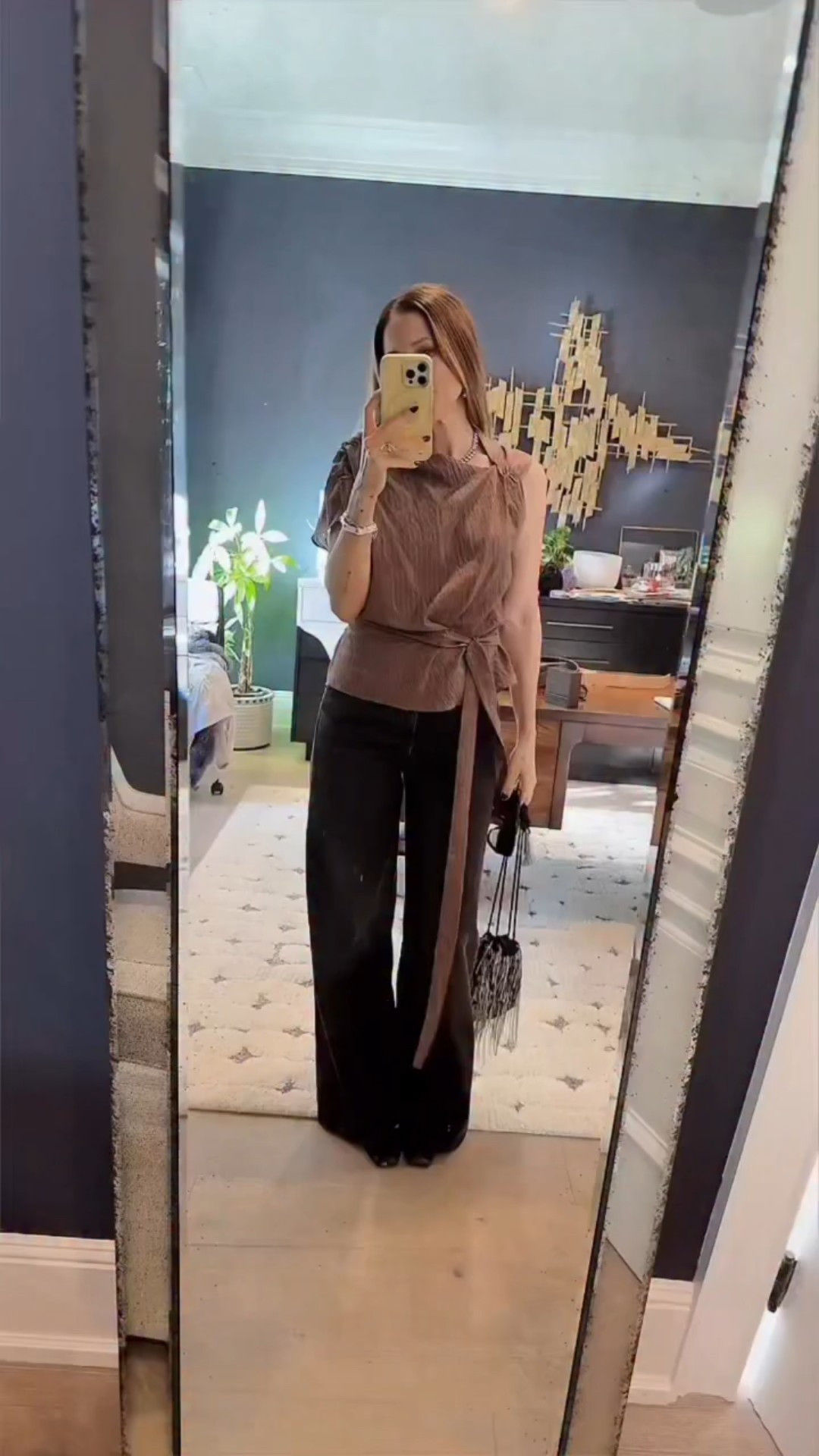 True Story: 30 minutes ago I was in pjs. 😜Sushi here we come! #casual fall outfits #casualstyle #falloutfit #falloutfitinspo #saturdayfitcheck