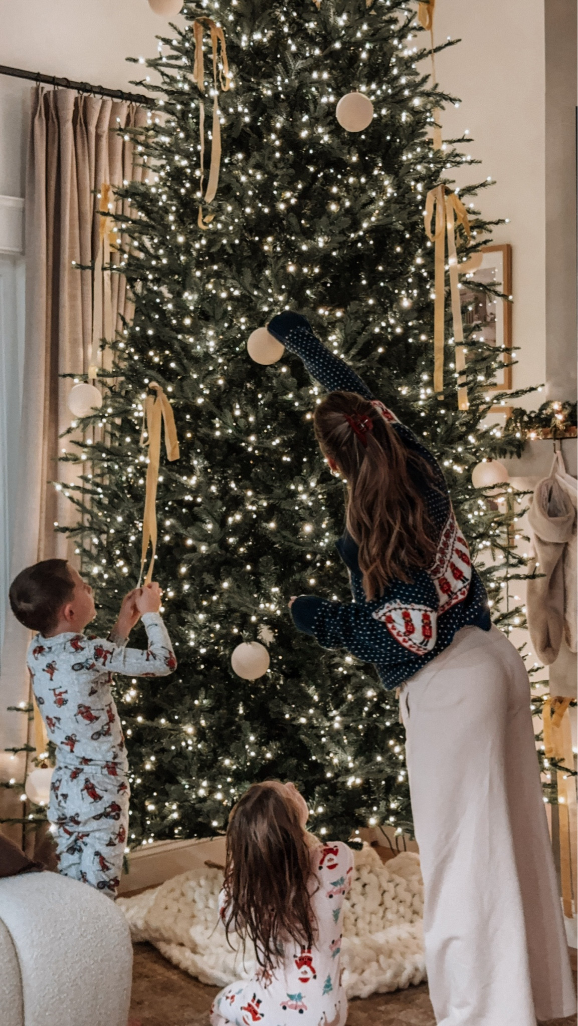 MERRY CHRISTMAS from our family to yours!! xoxo so grateful that you are here with me! 

 

#LTKHoliday #LTKdayinmylife #LTKSeasonal