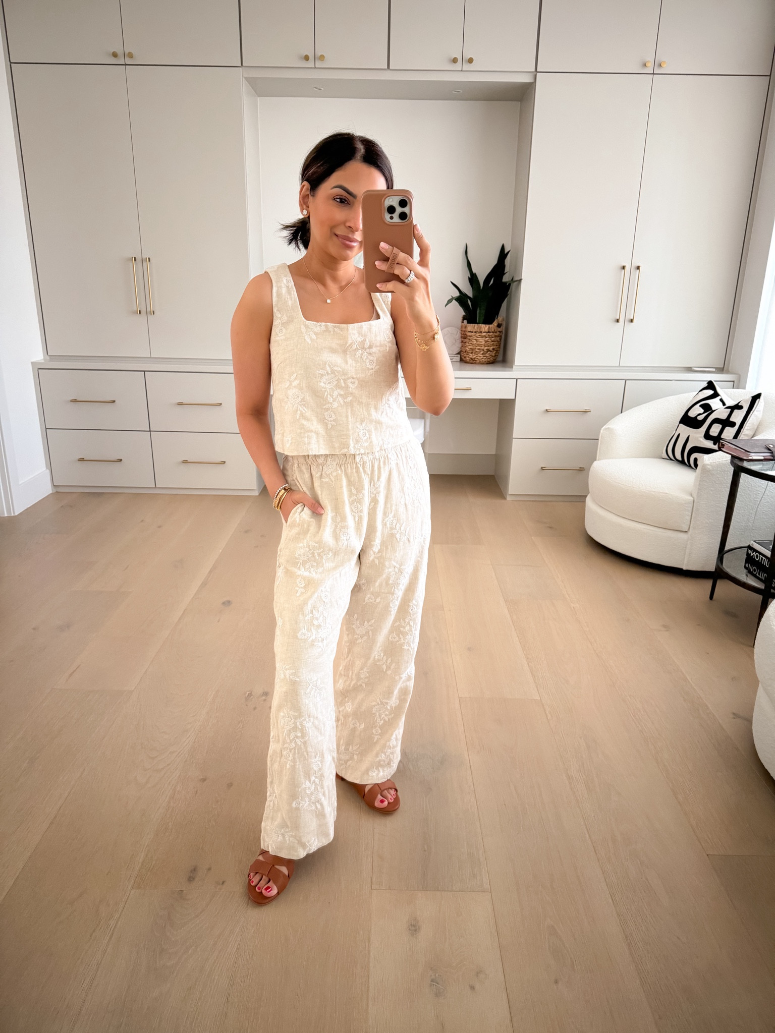 The cutest linen set! Wearing an xs in top and xs short length in bottoms 

#LTKstyletip #LTKSeasonal