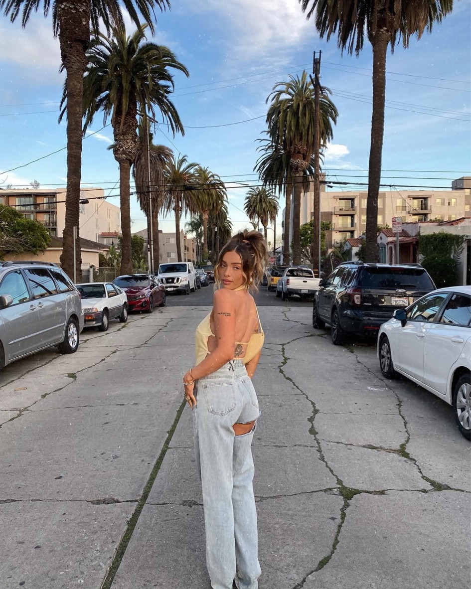 My butter yellow outfit 🧈💛🌼🐝