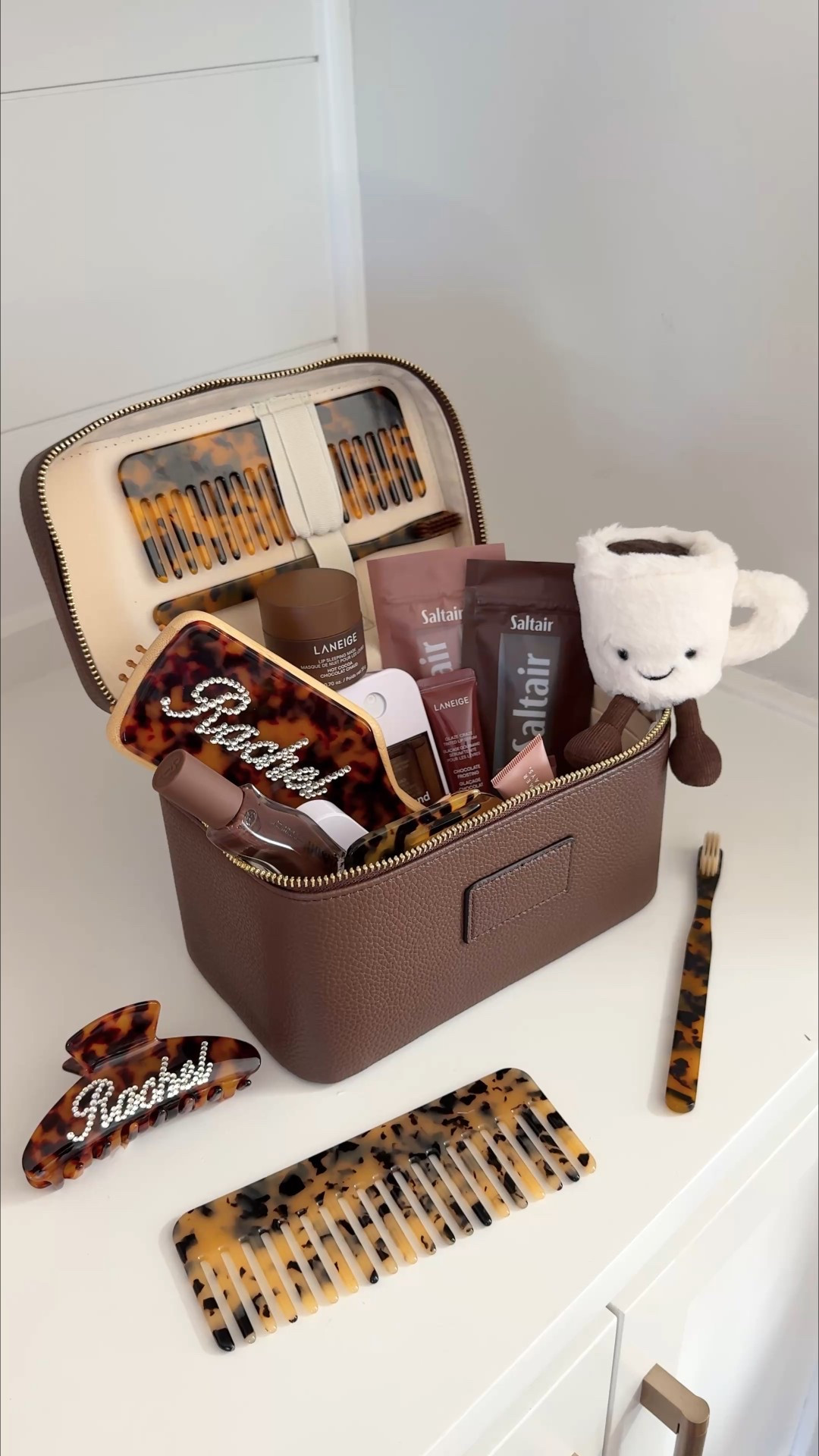 Amazon vanity case, etoile vanity case, makeup bag, chocolate brown, mocha mousse, amazon makeup bag, travel bag, Amazon gifts for her, amazon gift ideas for her, amazon gift guide for her 

This vanity case is an amazing look for less! This chocolate brown color is SO popular right now!😍☕️🤎 

#LTKGiftGuide #LTKBeauty #LTKHoliday