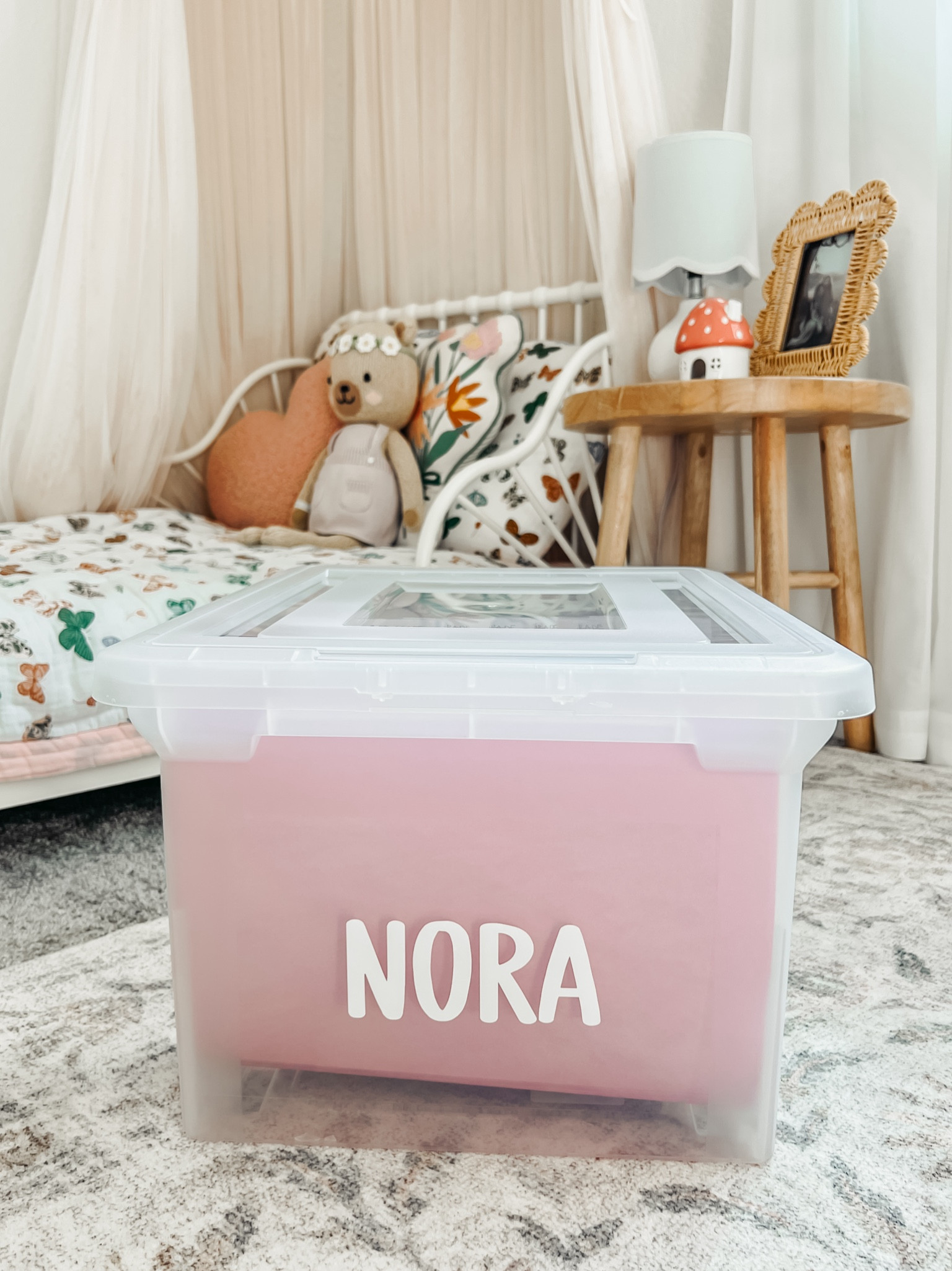 Milestone boxes are a great way to keep things from the school year organized. Favorite artwork, school photos and important papers are just a few things I like to store away. Happy organizing! 