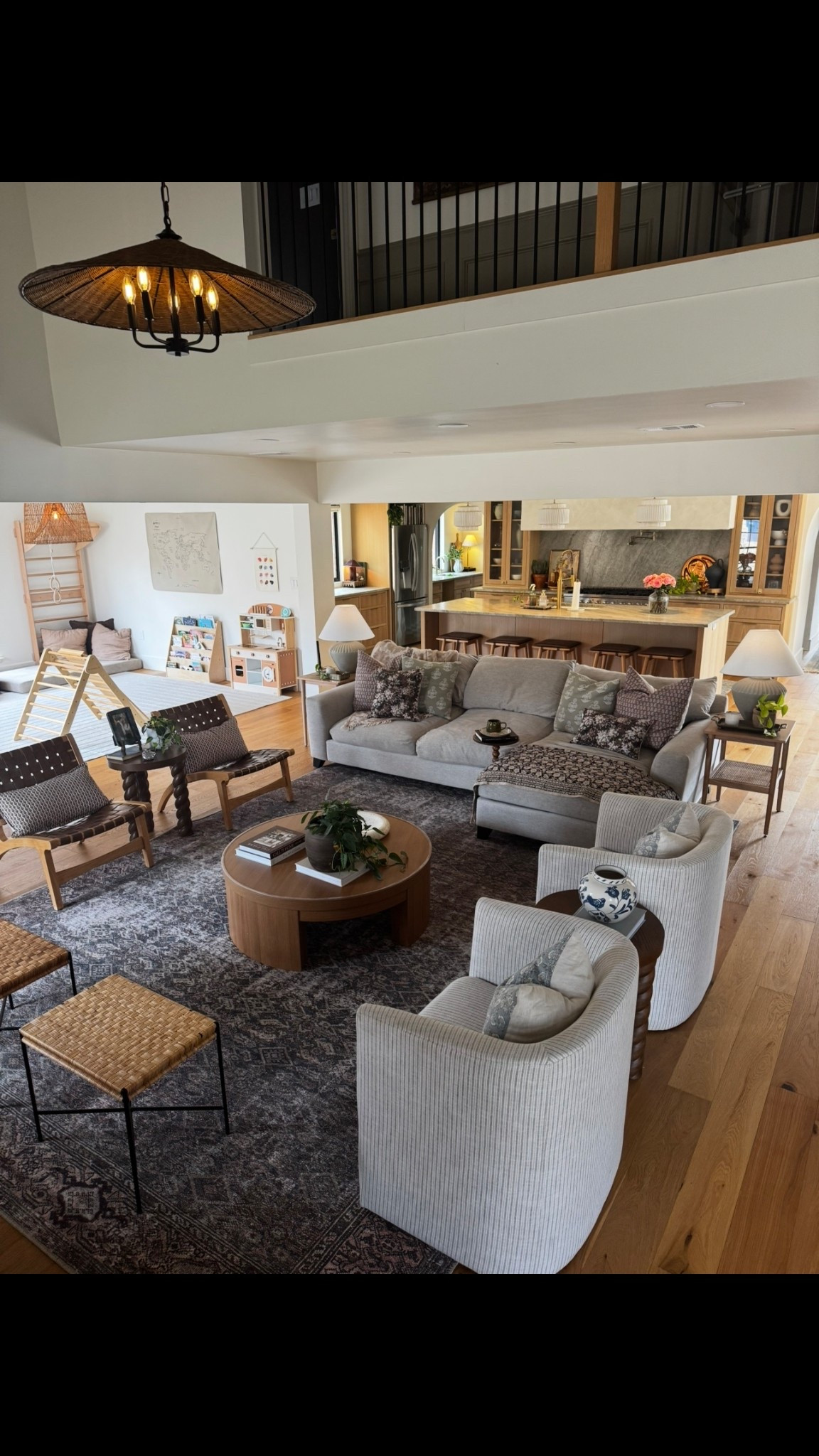 Living room
Living sources
Accent chair
Throw pillows
Living rug

#LTKSaleAlert #LTKHome